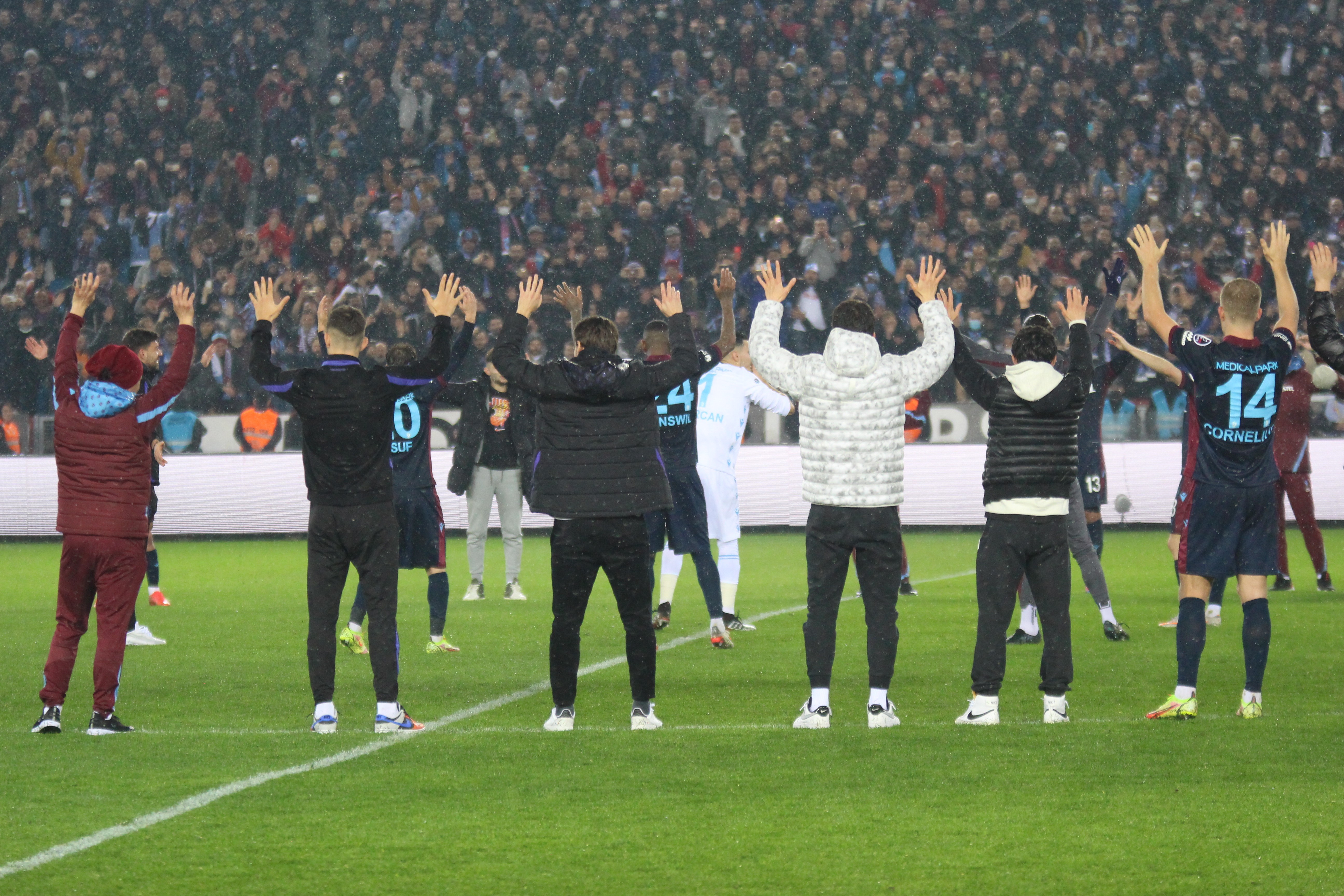 Trabzonspor'u zirvede tutan geri dönüşler