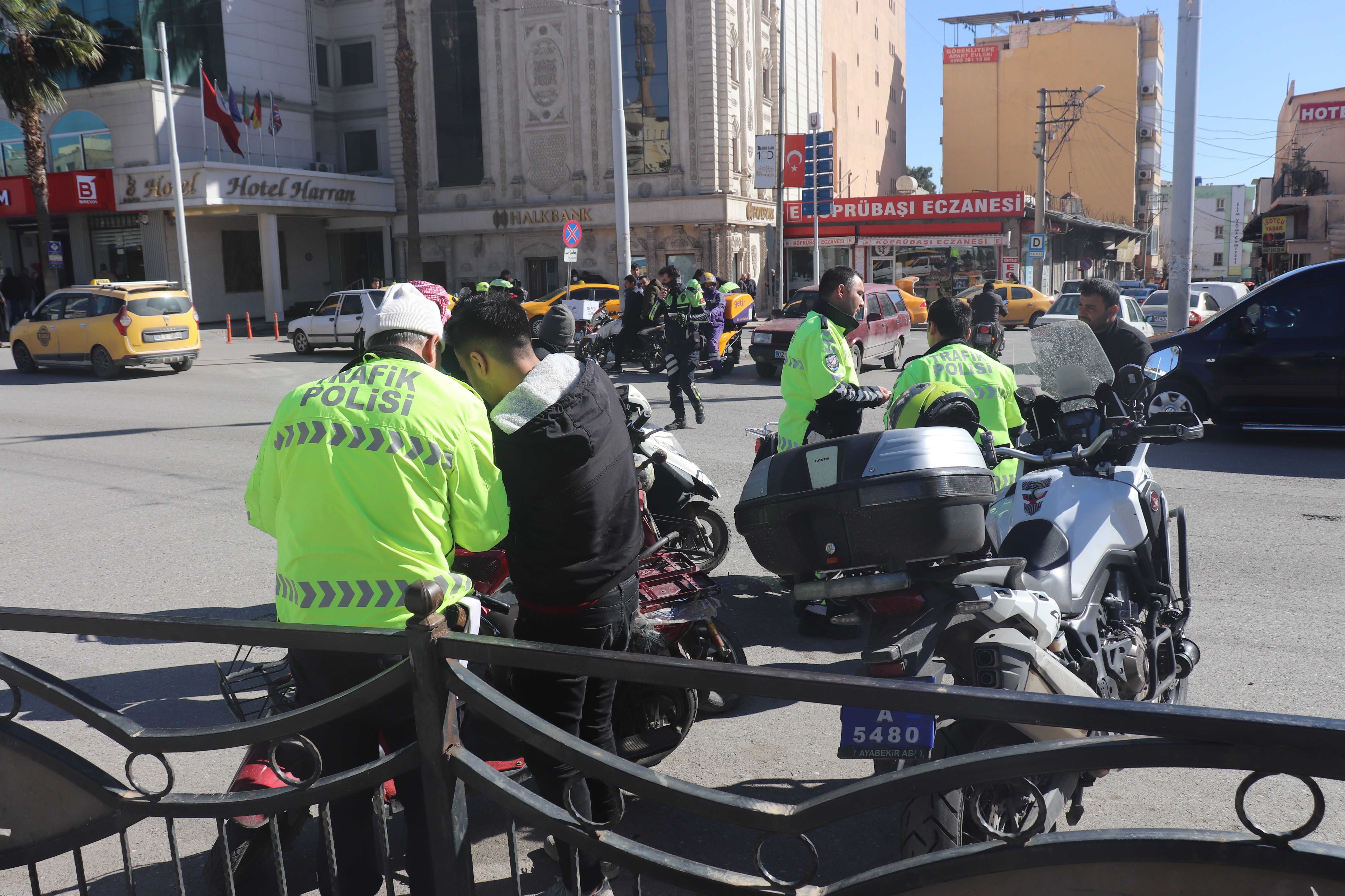Şanlıurfa'da motosiklet sürücülerine ceza yağdı