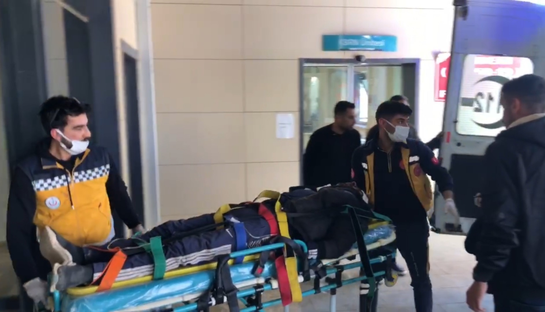 Şanlıurfa'da sınırı kaçak geçen araç kaza yaptı: 6 yaralı
