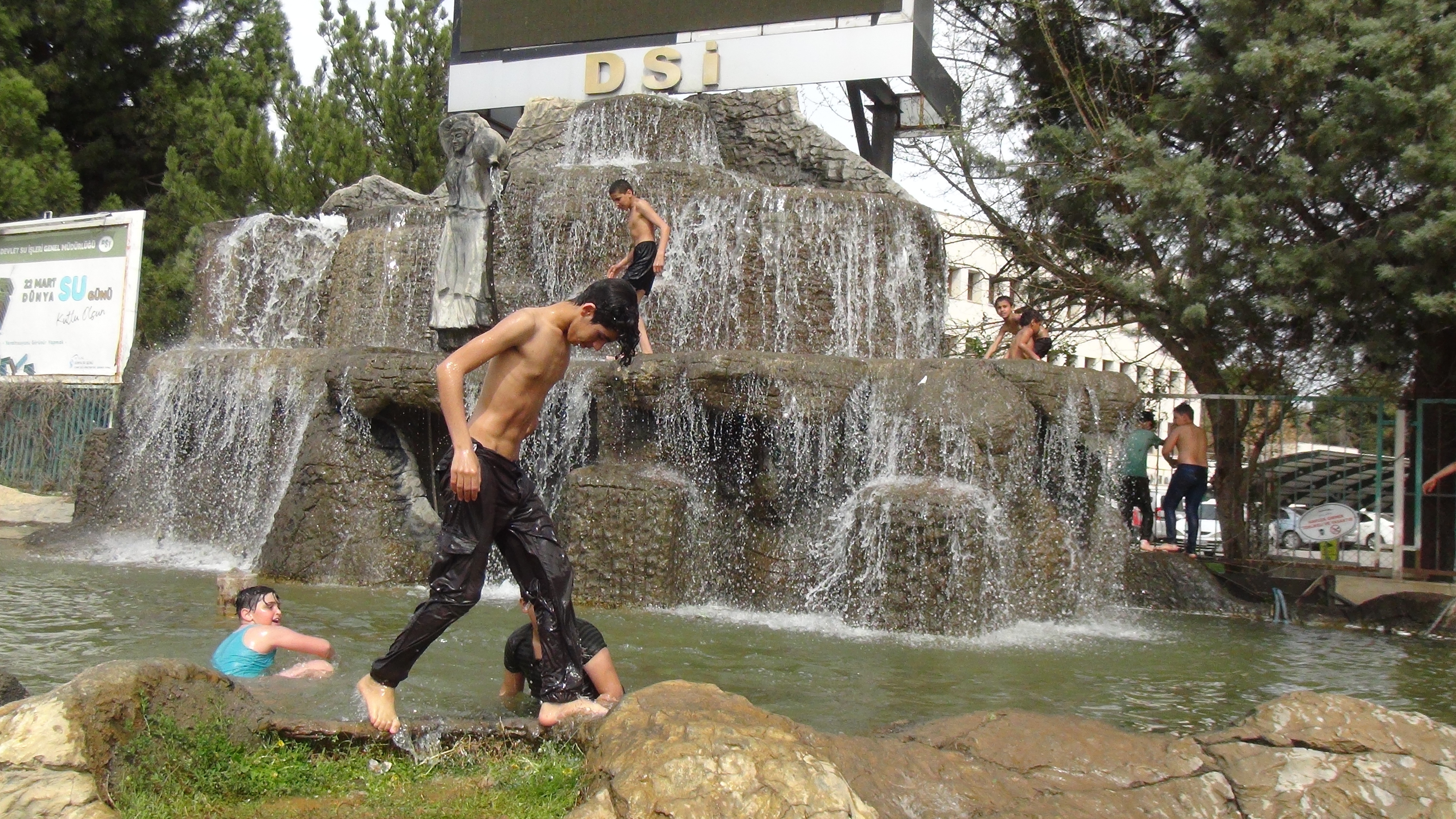 Doğuda kar, Şanlıurfa’da güneşli hava