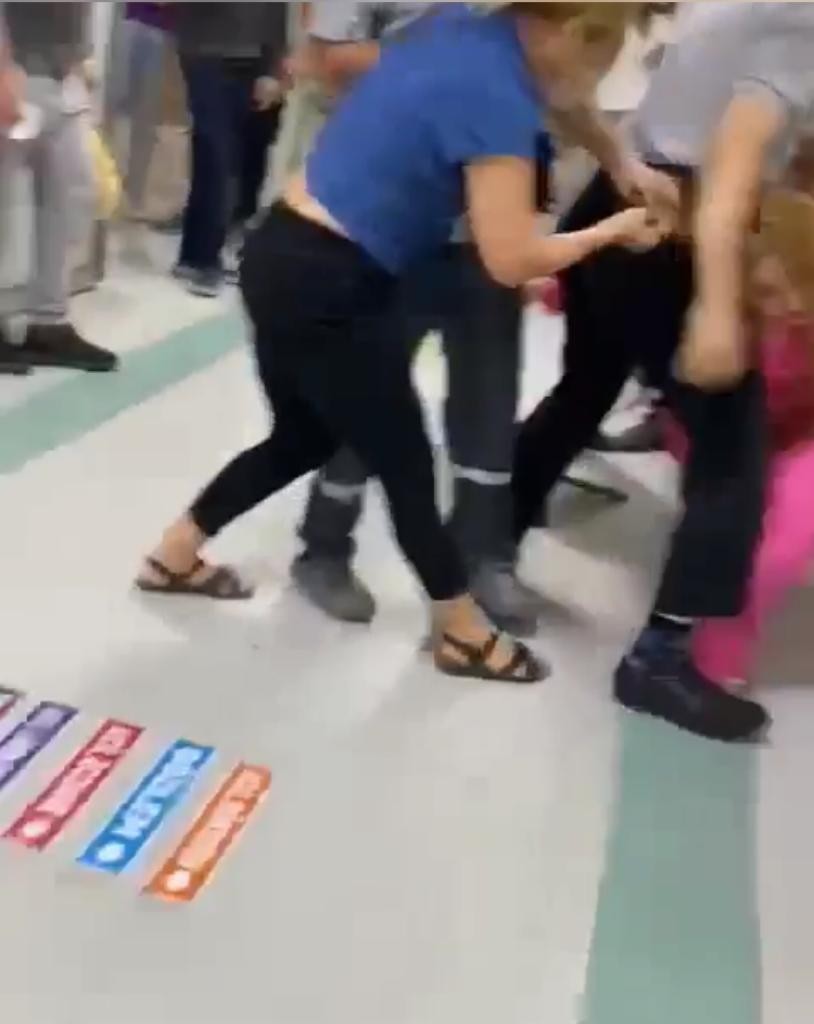 Acil serviste kadın kavgası