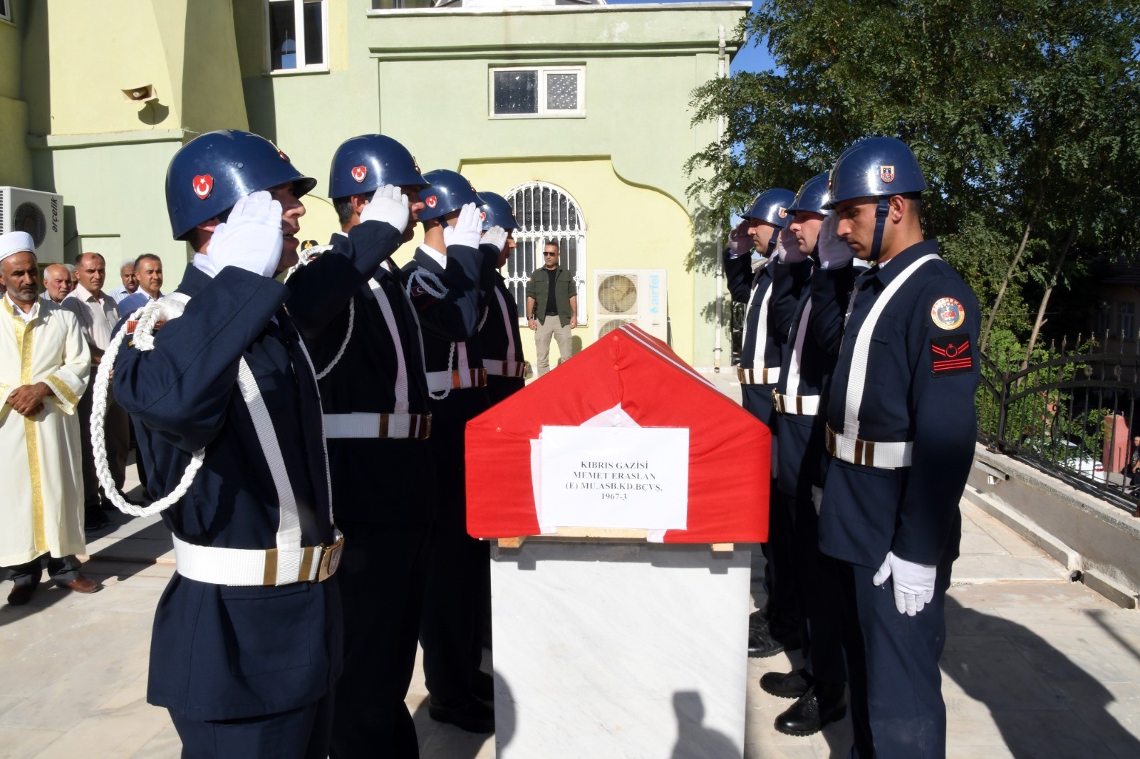 Kıbrıs gazisi son yolculuğuna uğurlandı