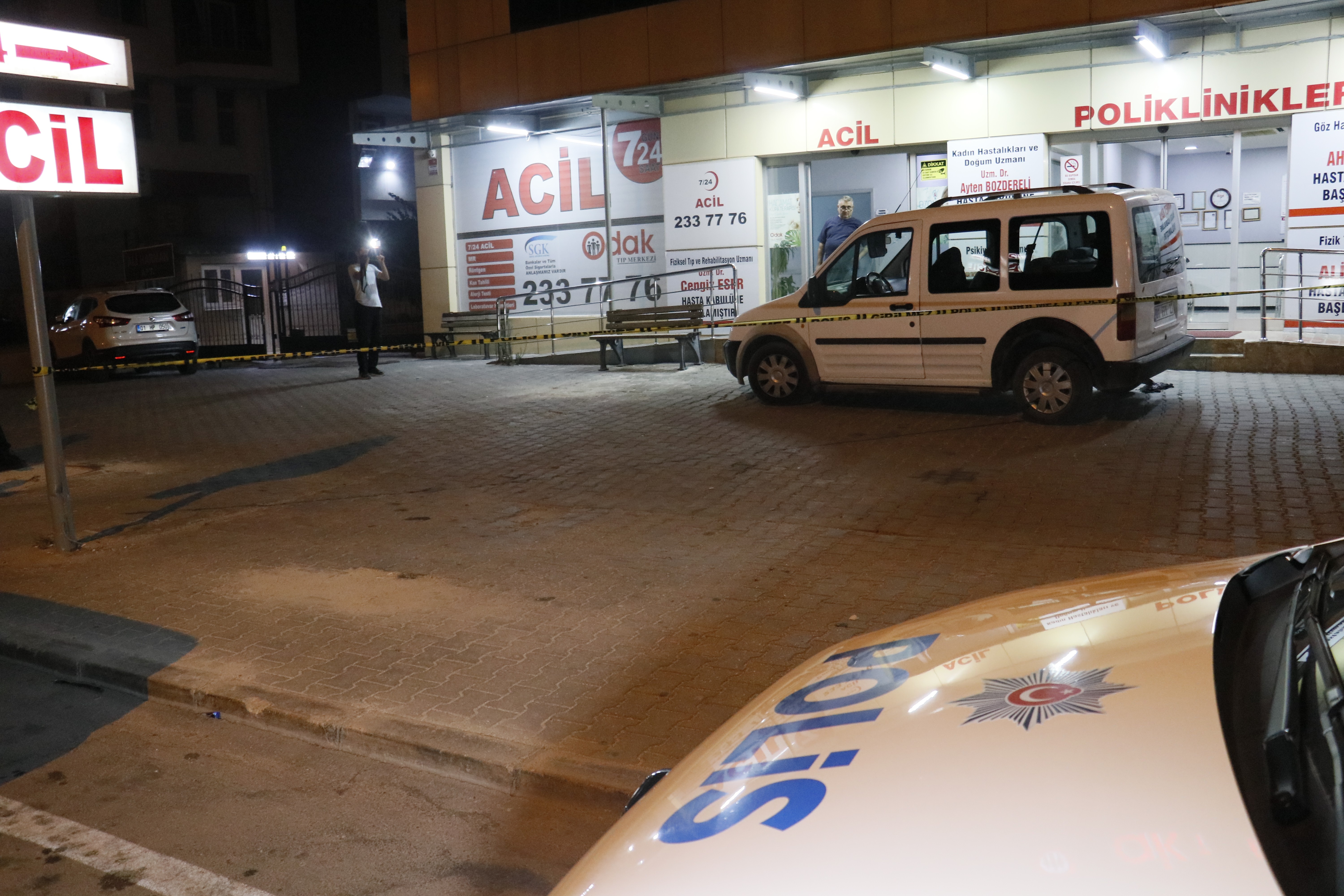 Adana'da araca silahlı saldırı