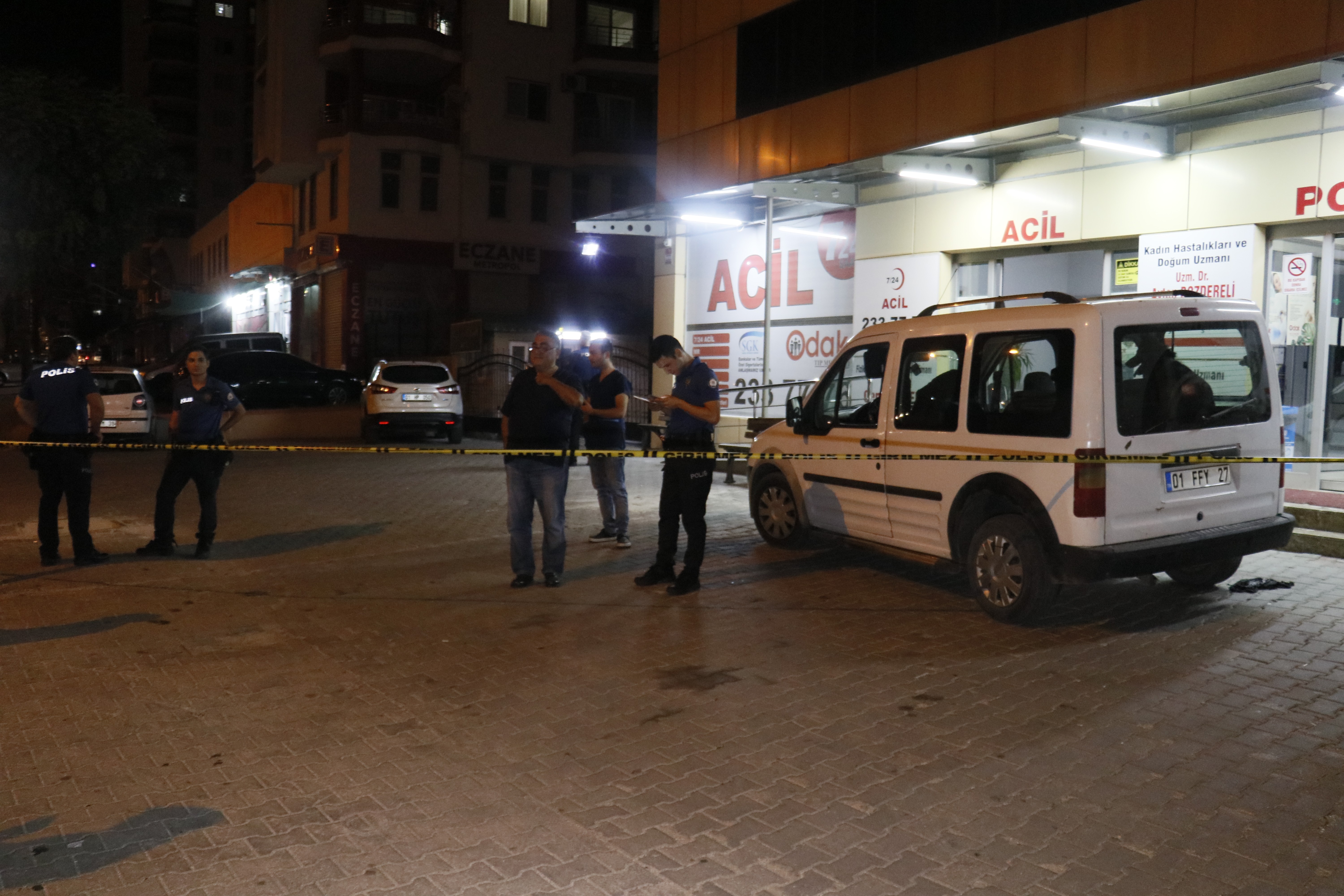 Adana'da araca silahlı saldırı