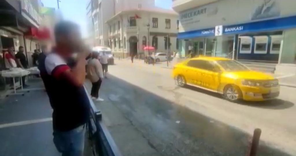 Kapısı açık yolcu taşıyan dolmuşlara ceza kesildi