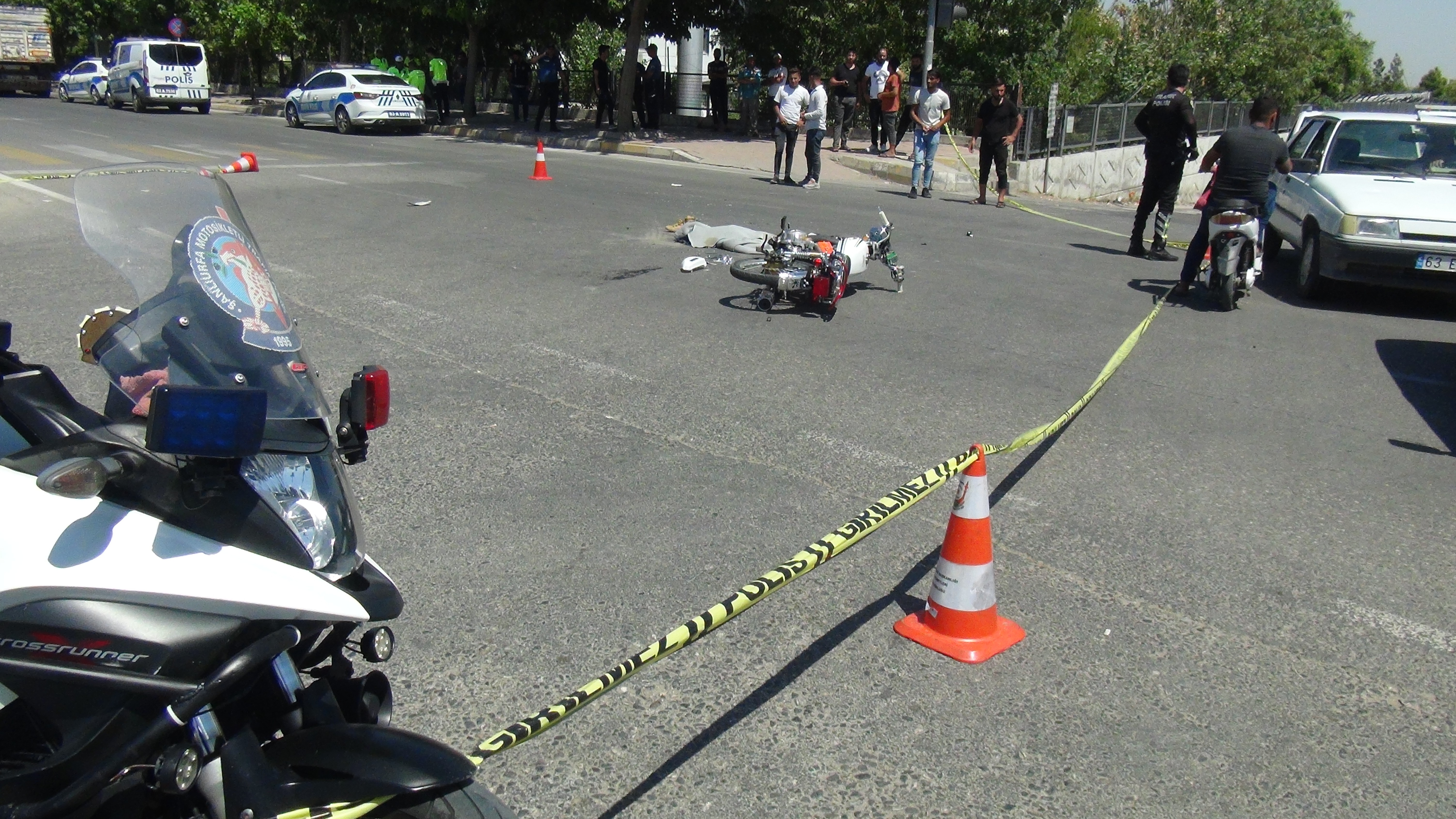 Şanlıurfa’da tıra çarpan motosikletin sürücüsü öldü