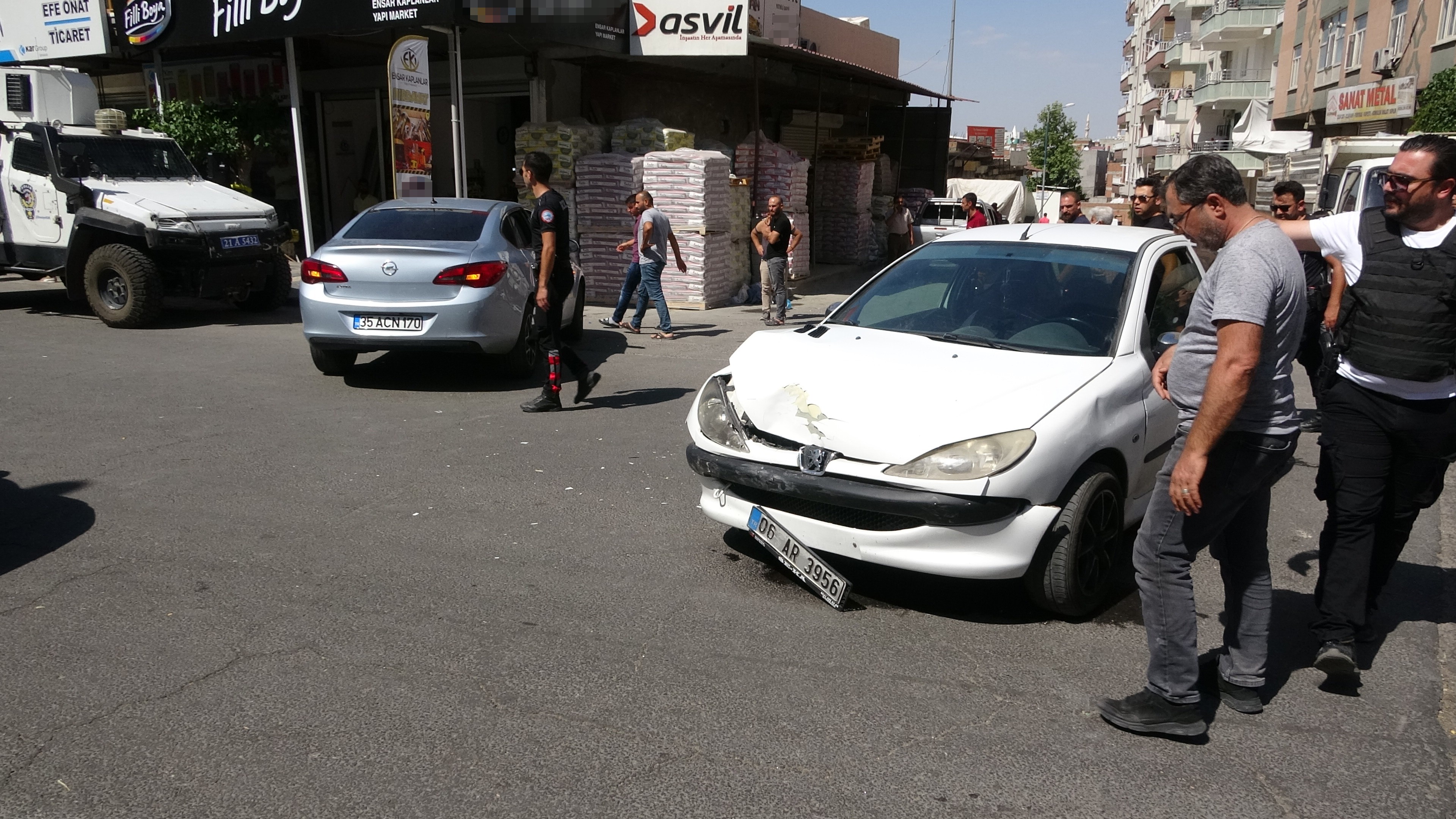 Diyarbakır'da önce kaza sonra kavga meydana geldi