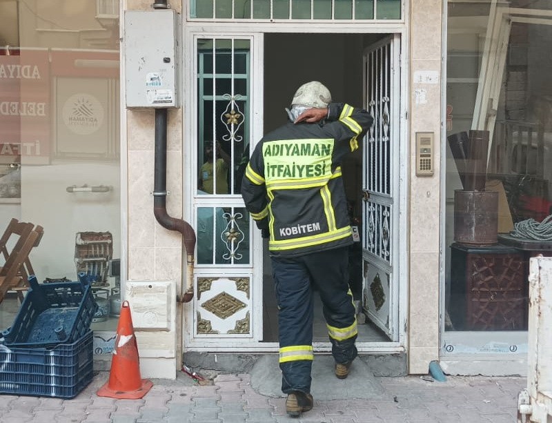 Odunluk'ta çıkan yangın panik yarattı