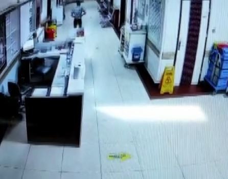 Hastanede pes dedirten olay yaşandı