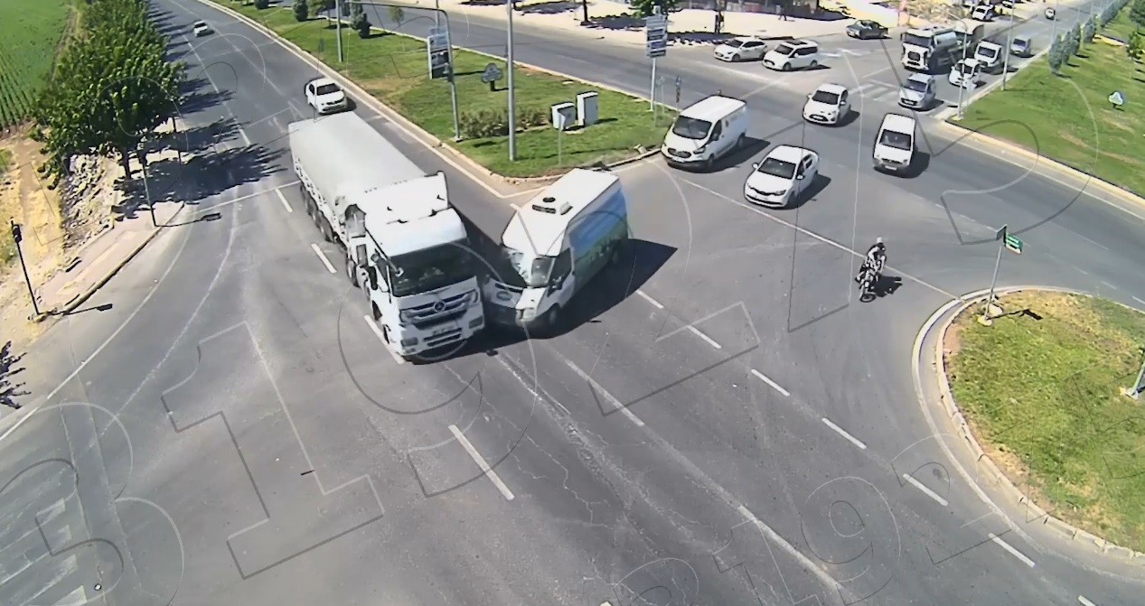 Şanlıurfa'da yaşanan kazalar kameraya yansıdı