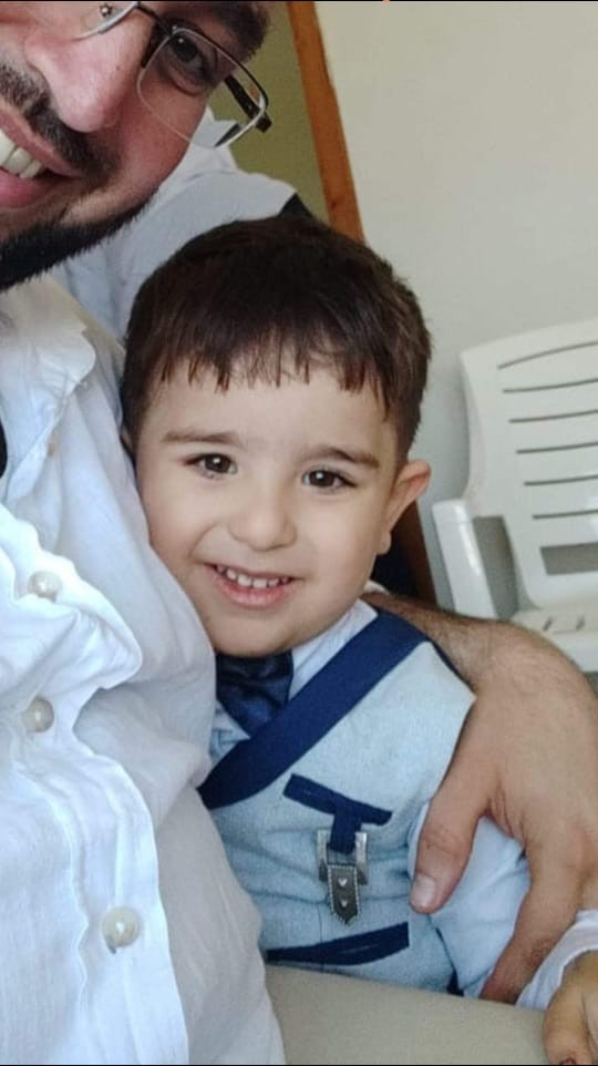 Çaresiz baba gözyaşlarına boğuldu