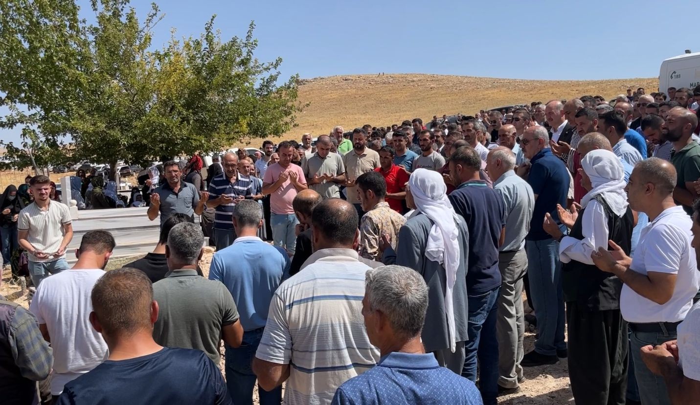 Mardin'deki kazada ölen 20 kişi toprağa verildi