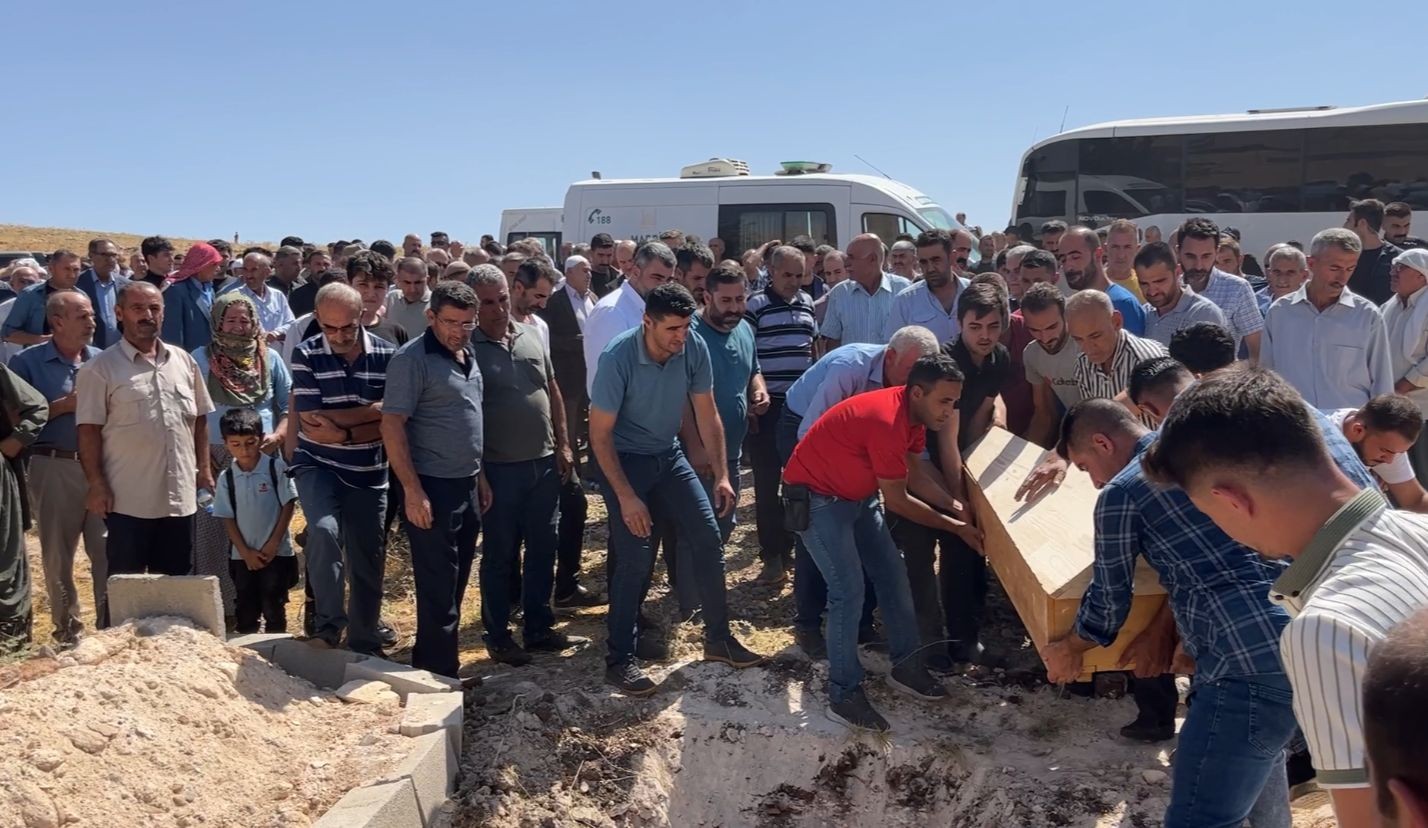 Mardin'deki kazada ölen 20 kişi toprağa verildi