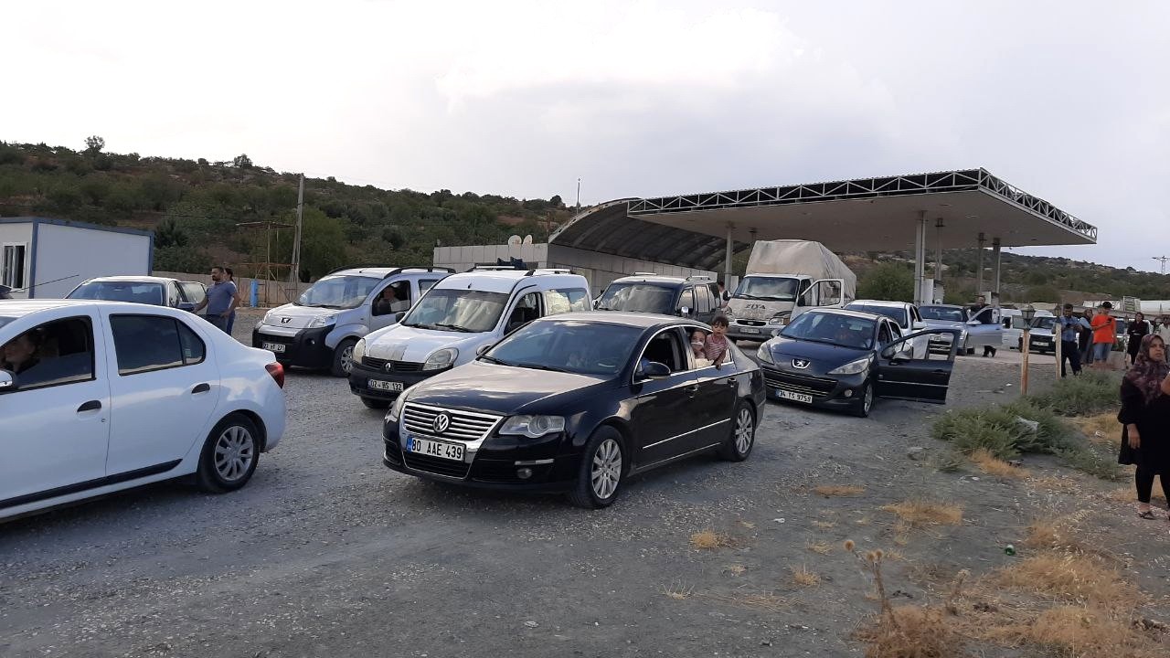 Uzun ve geniş araçlar için trafik durdu