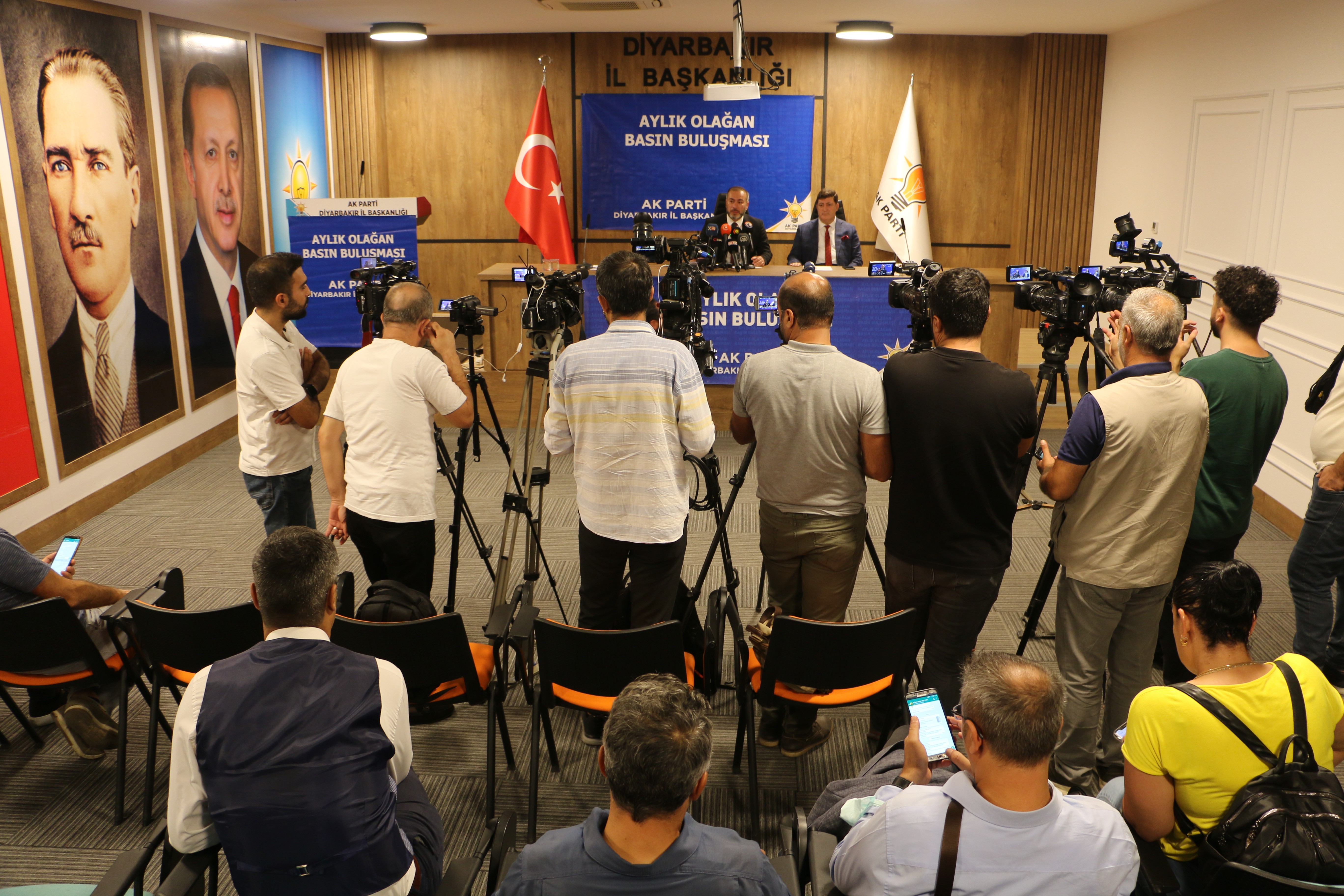 Başkan Aydın'dan zehir zemberek sözler
