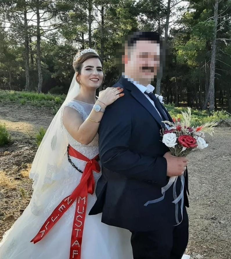 Cani koca eşinin boğazını kesti
