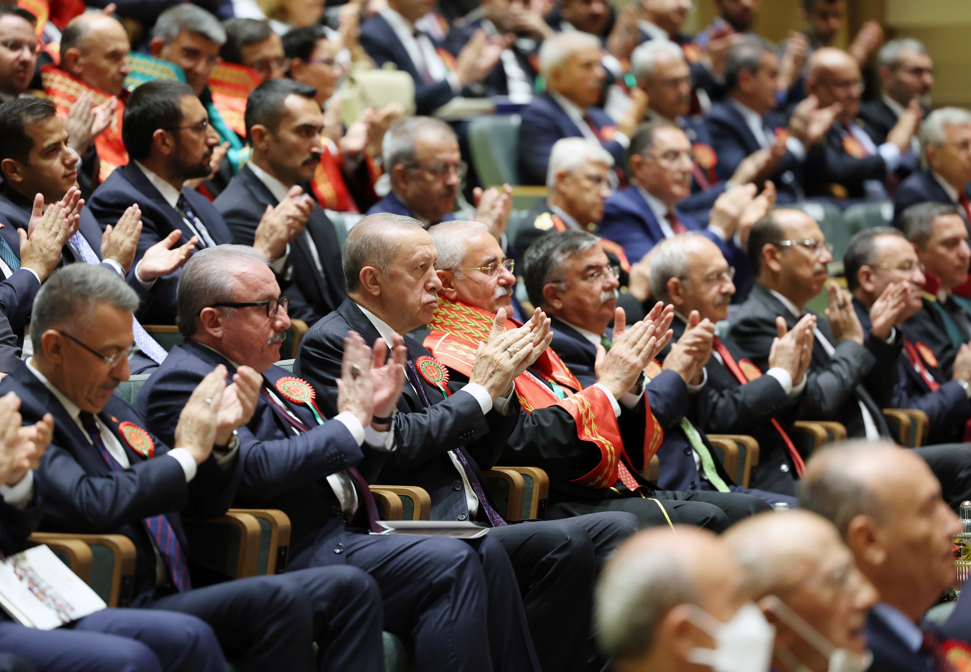 Cumhurbaşkanı Erdoğan: “Karşımıza çıkan kim olursa olsun böyle bir rezilliğe asla izin vermeyeceğiz."