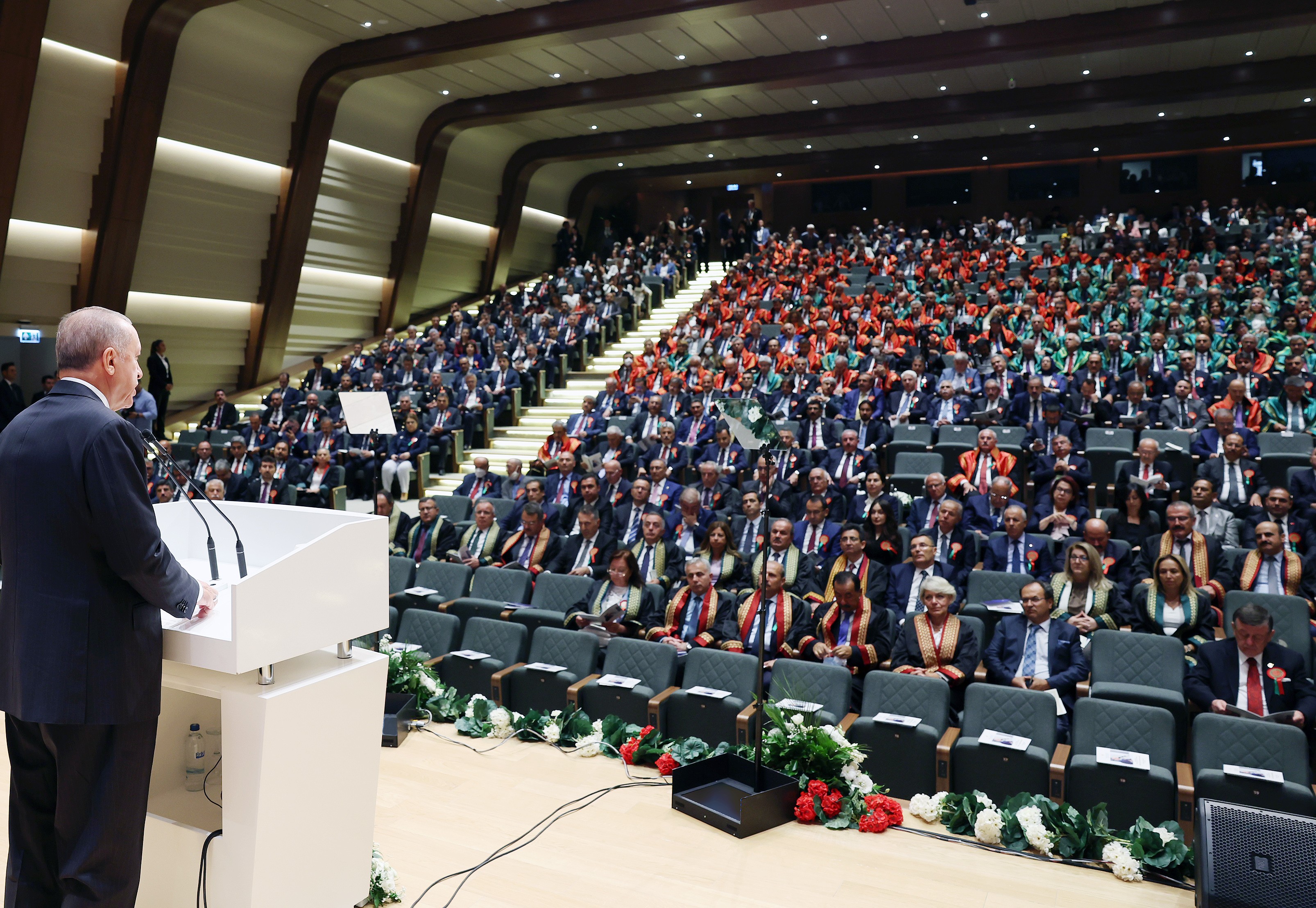 Cumhurbaşkanı Erdoğan: “Karşımıza çıkan kim olursa olsun böyle bir rezilliğe asla izin vermeyeceğiz."