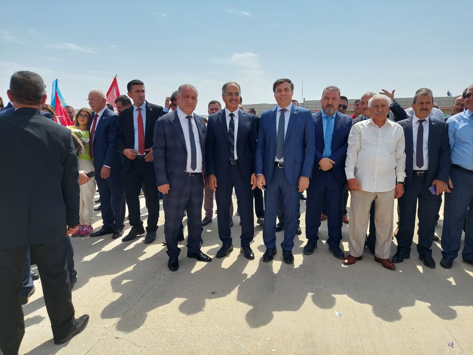 Meral Akşener’e davullu zurnalı karşılama