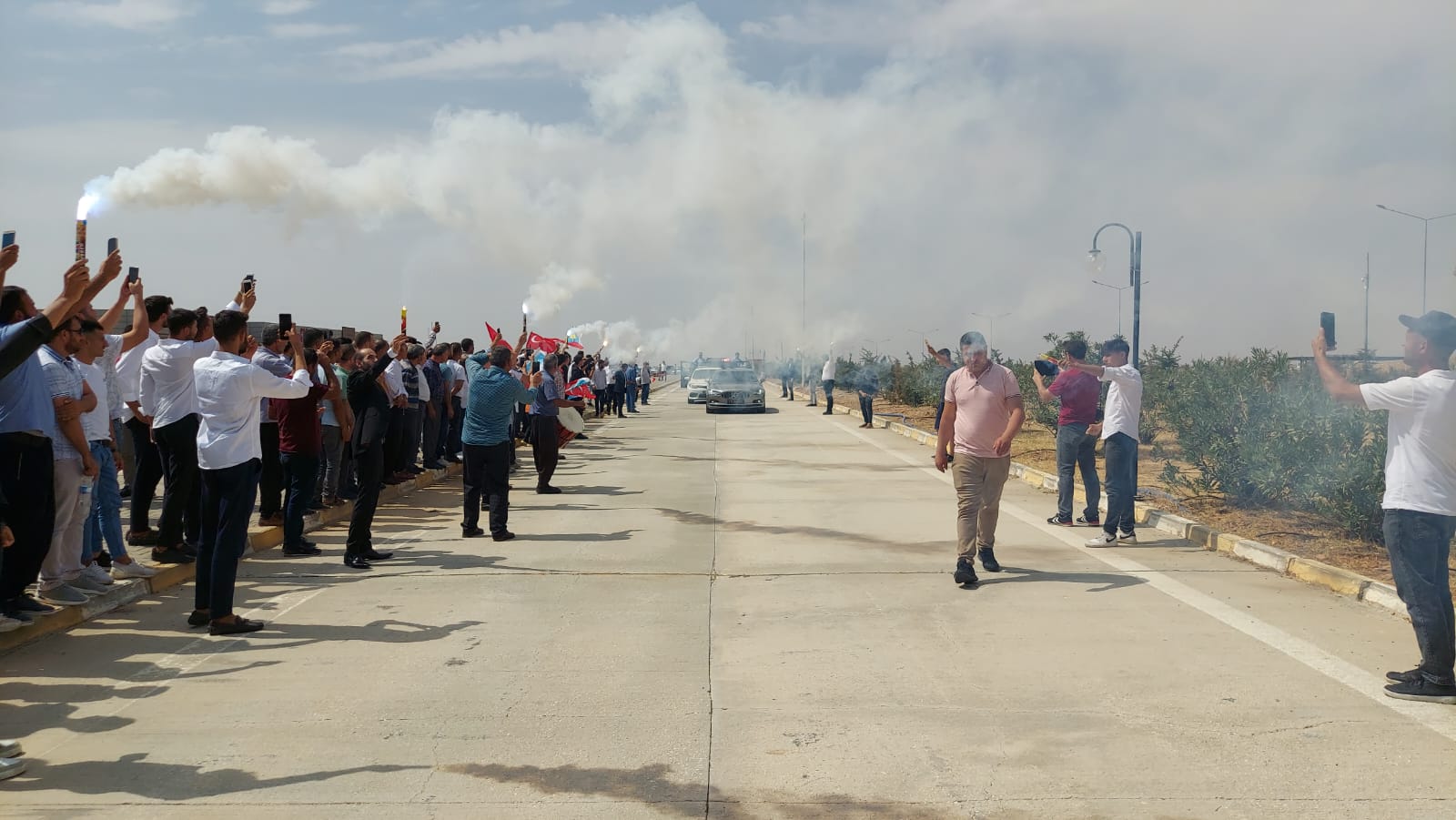 Meral Akşener’e davullu zurnalı karşılama