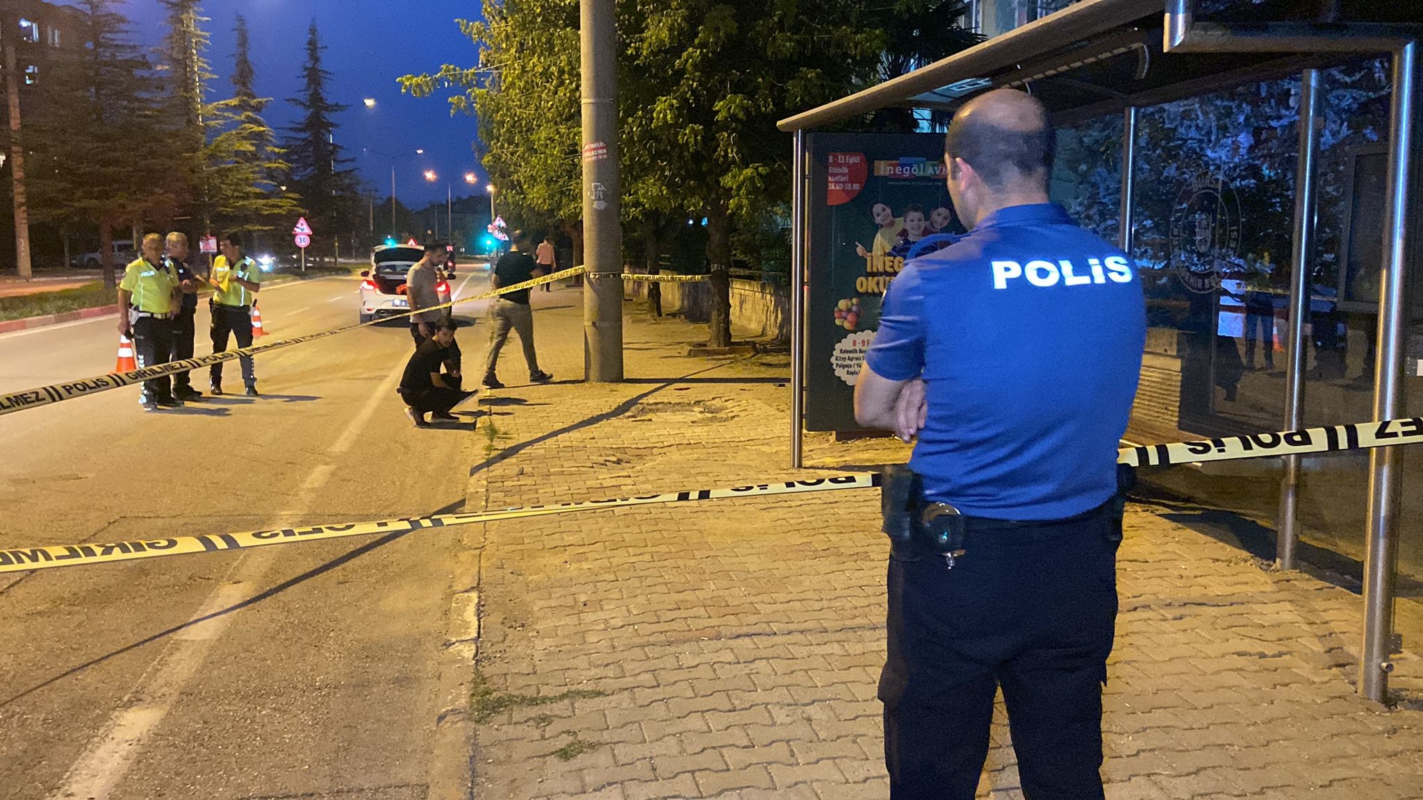 Önce eşinin sonra kendi kafasına sıktı