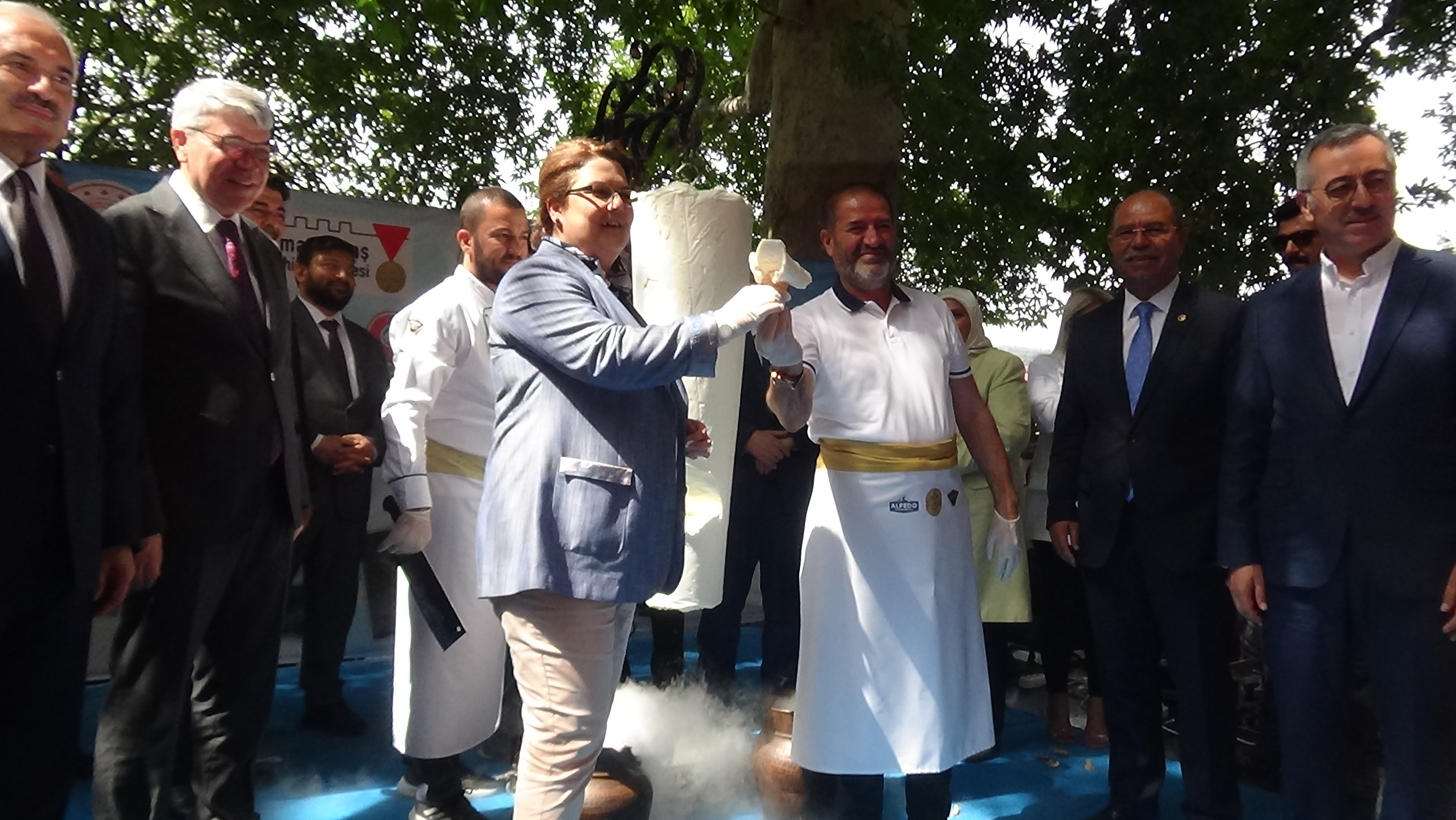 Bakan Derya Yanık Maraş'ta vatandaşlarla bir araya geldi