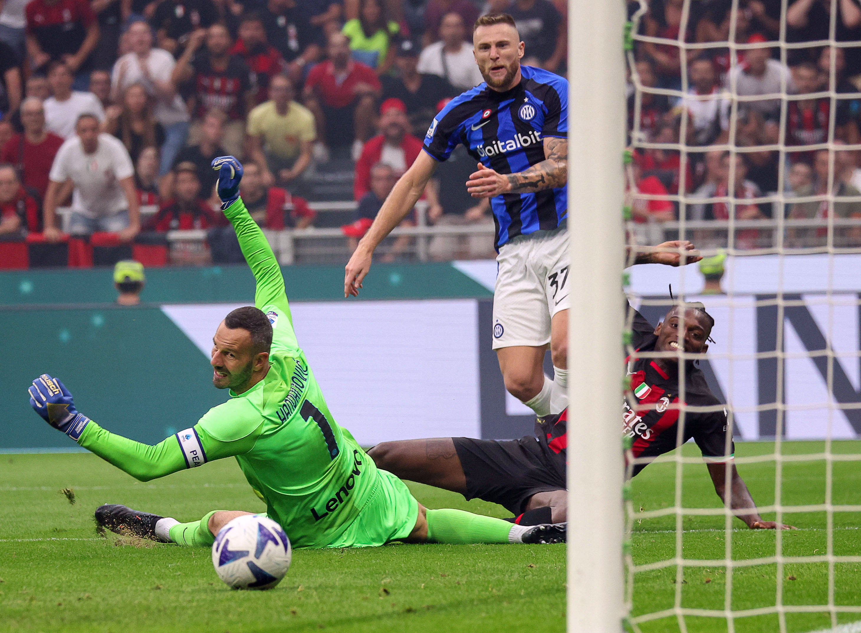 Milano derbisinde 3 puan Milan'ın