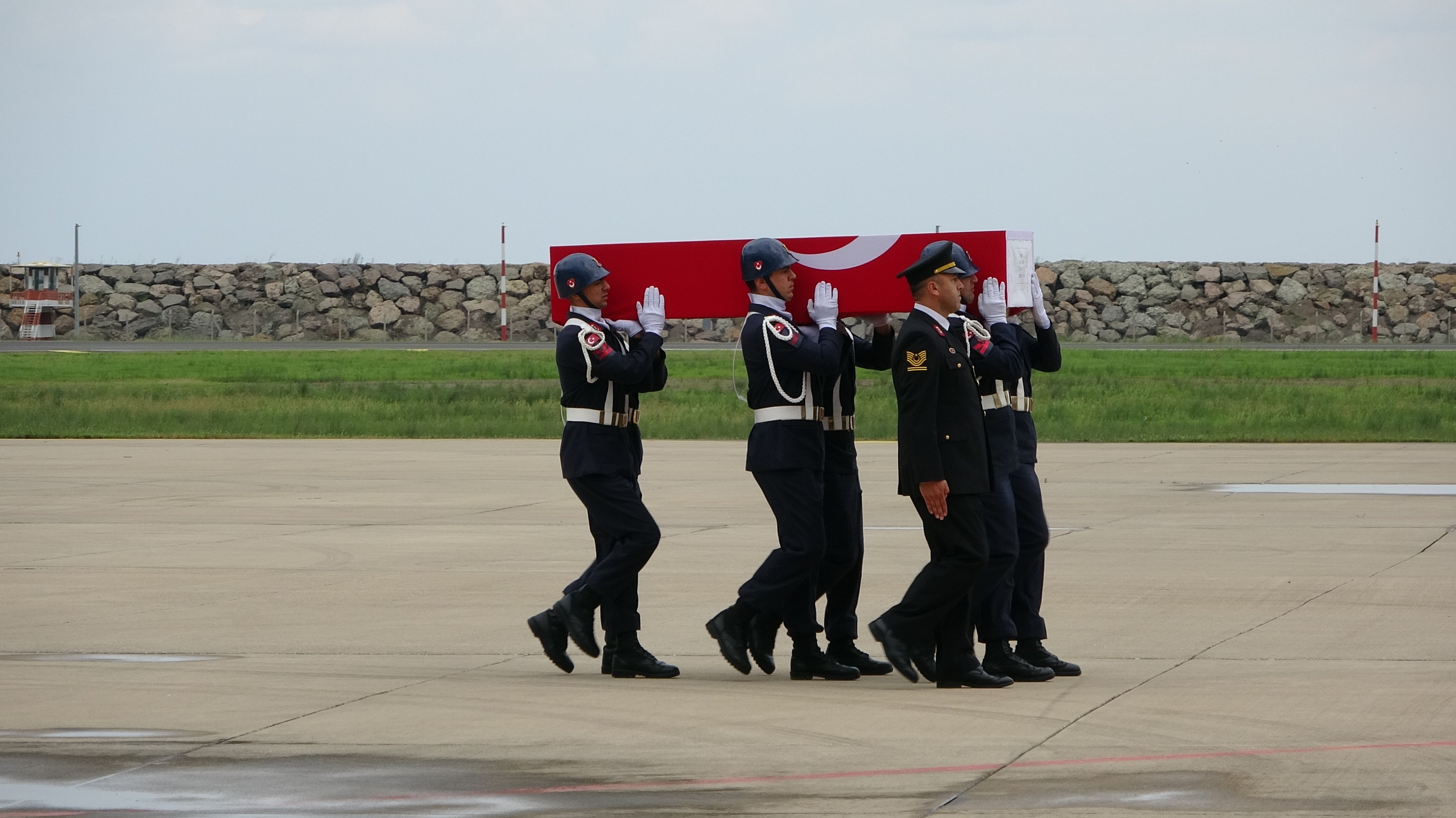 Helikopter kazasında şehit olan Kesti memleketine uğurlandı