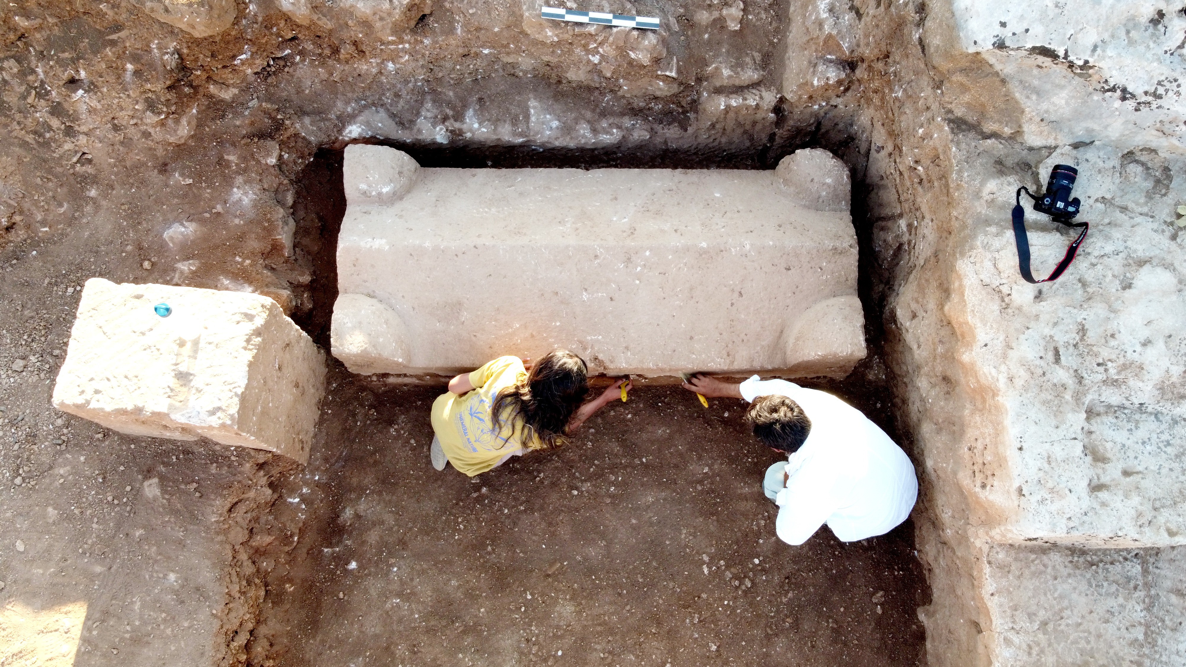 Adıyaman'da 800 yıllık mezar bulundu