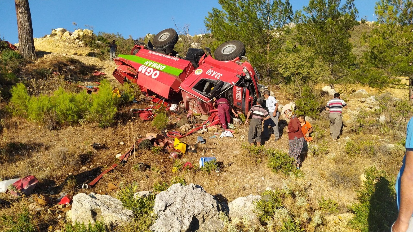 Yangına giden orman personeli kaza yaptı: 3 yaralı