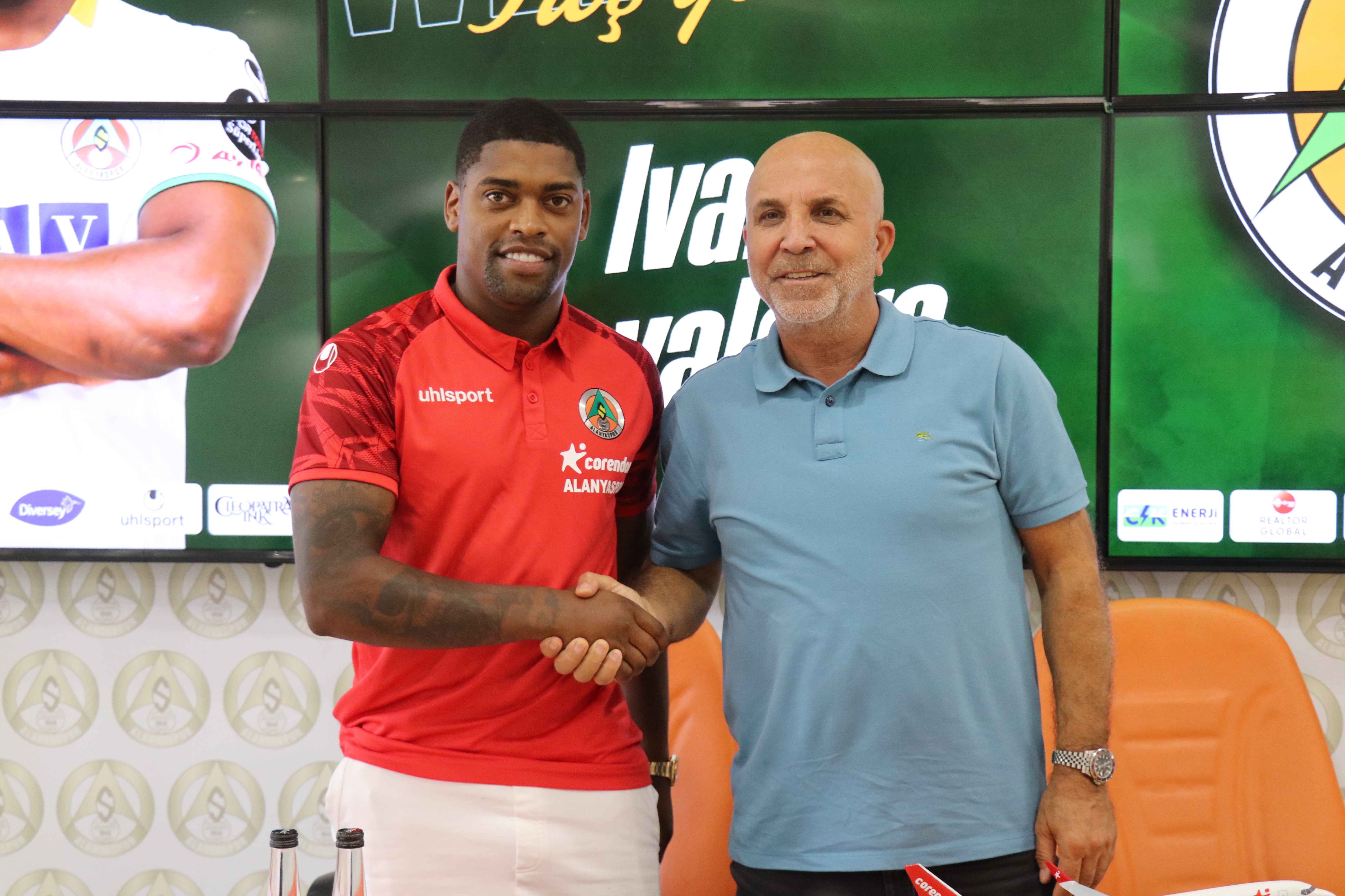 Corendon Alanyaspor, Fulham’dan Cavaleiro’yu kiraladı