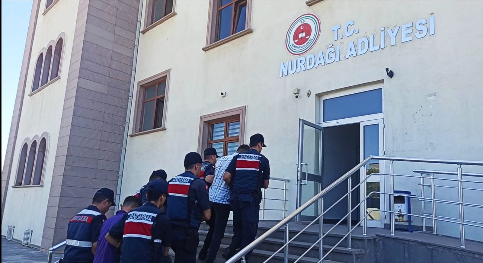 Uyuşturucu operasyonu: 4 şahıs tutuklandı