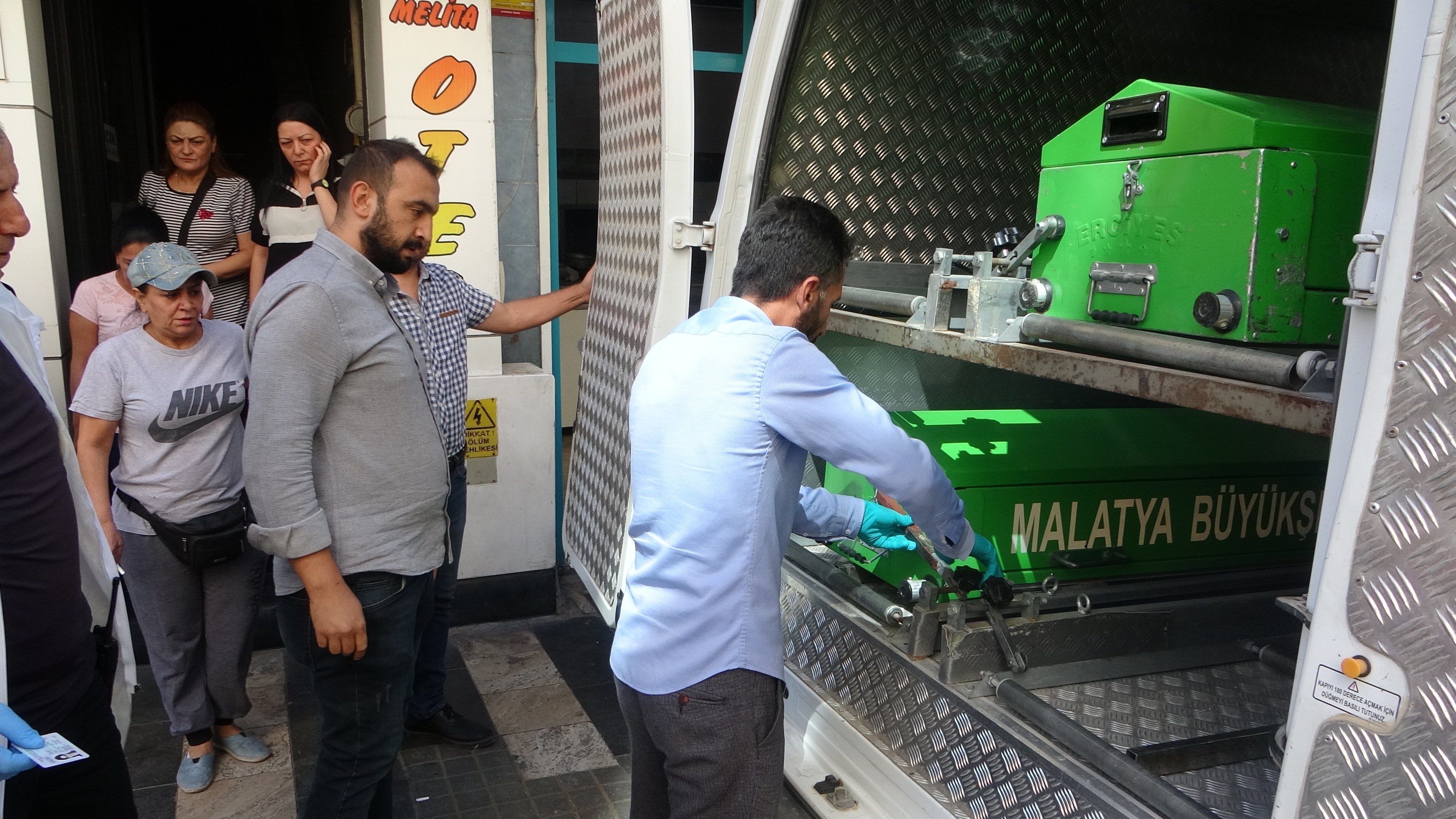 Azerbaycanlı kadın otel odasında ölü bulundu