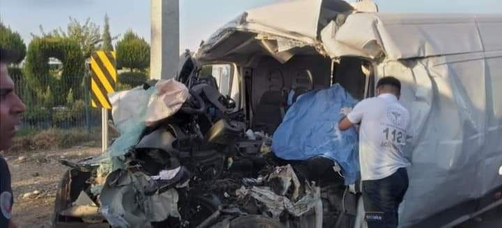 Birecik'te hatalı sollama faciaya neden oldu! 2 ölü, 3 yaralı
