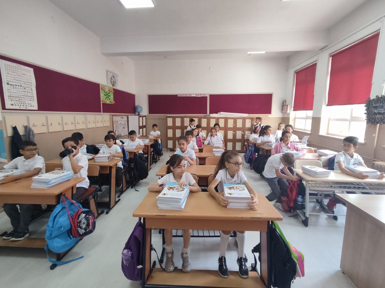 19 milyona yakın öğrenci için ilk ders zili çaldı