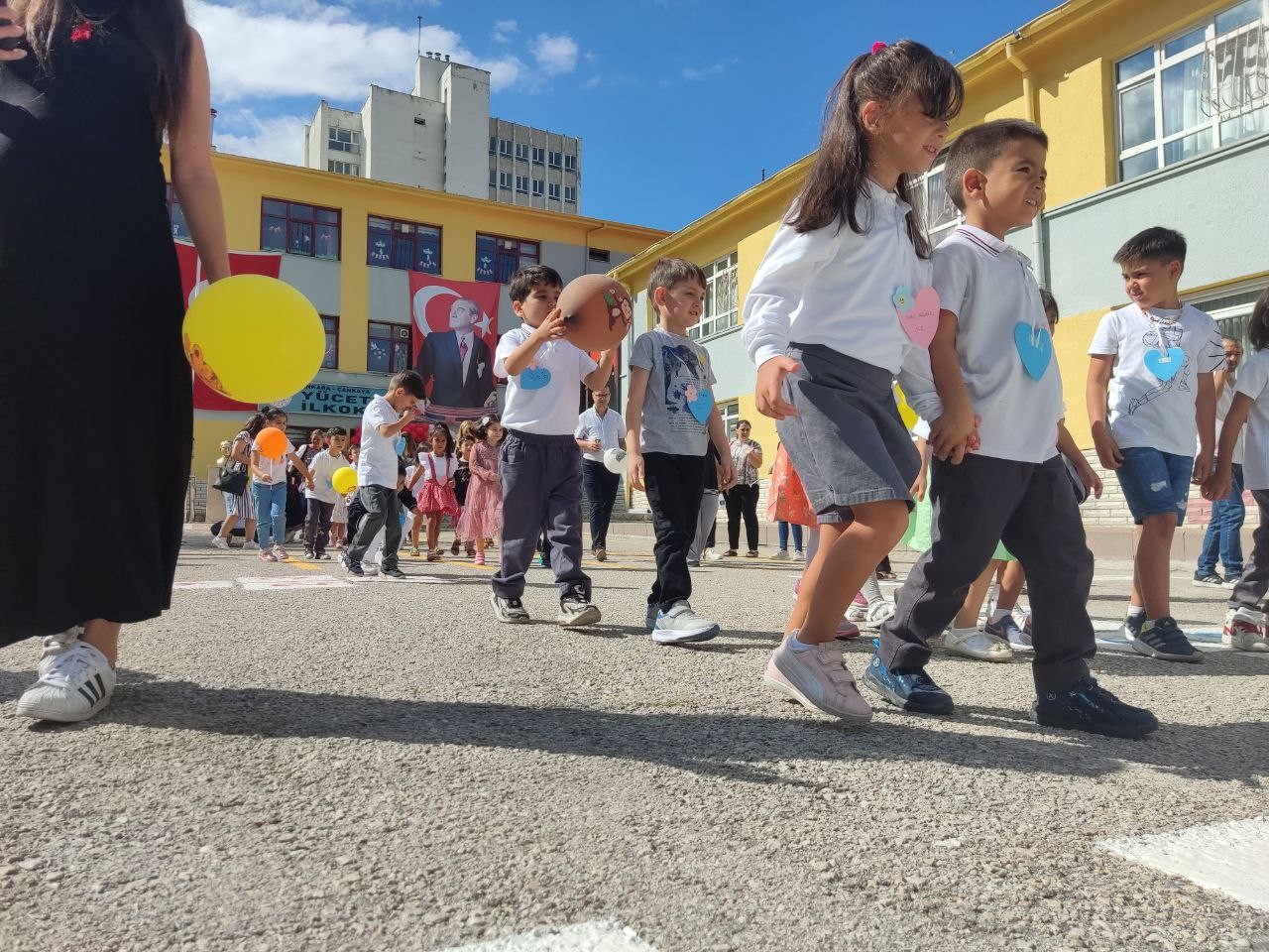 19 milyona yakın öğrenci için ilk ders zili çaldı