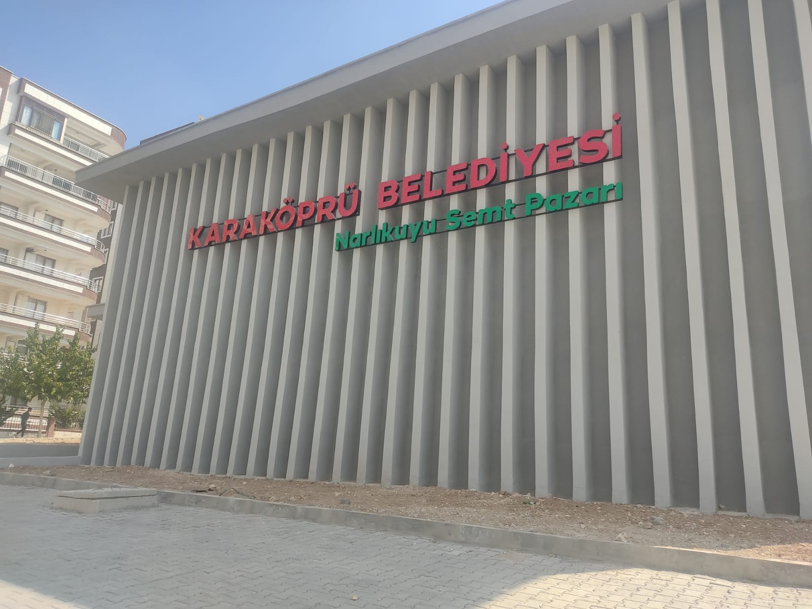 Karaköprü'de açılmayan pazarda yer kavgası!