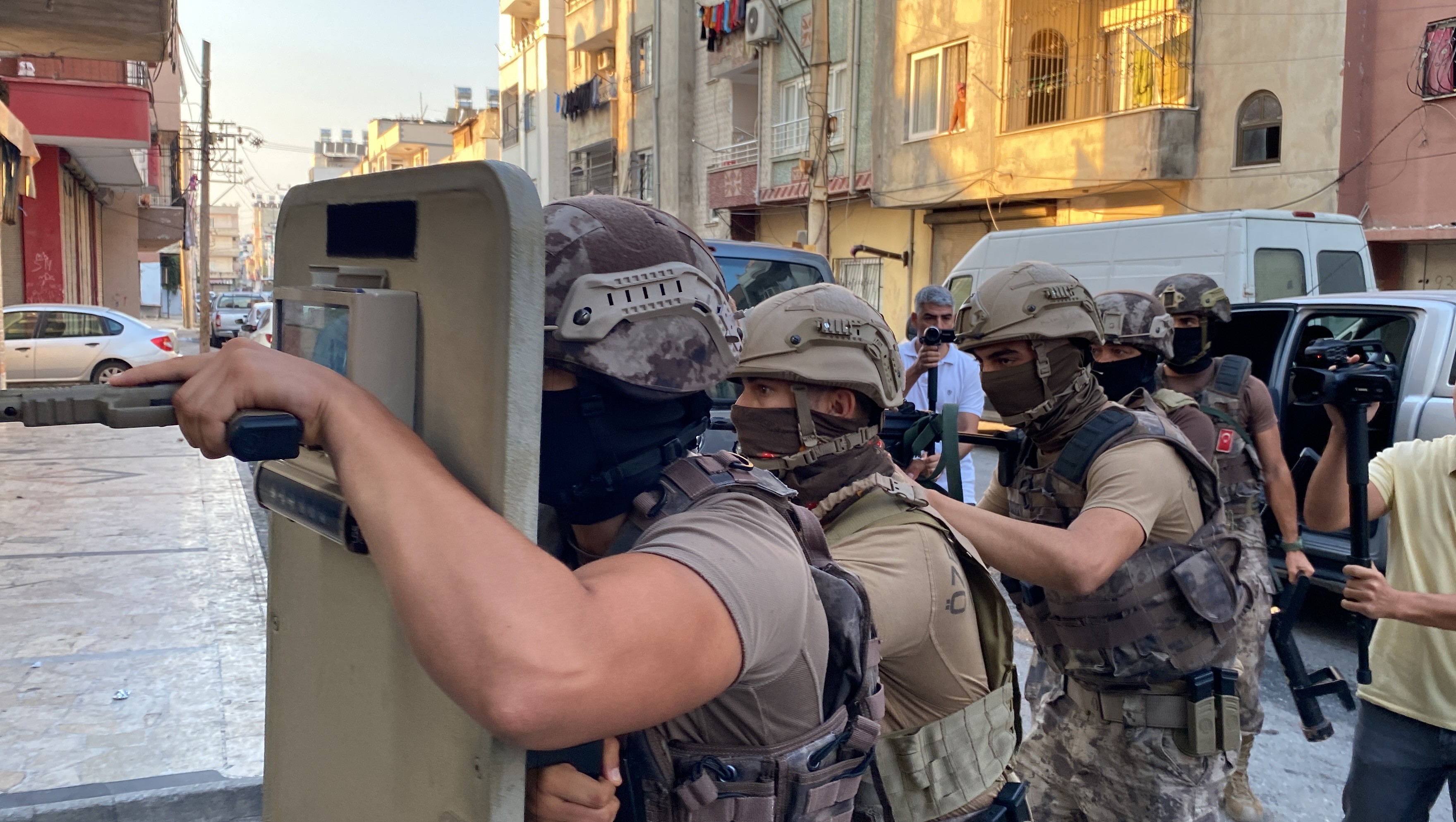 Belediye çalışanlarına PKK operasyonu!