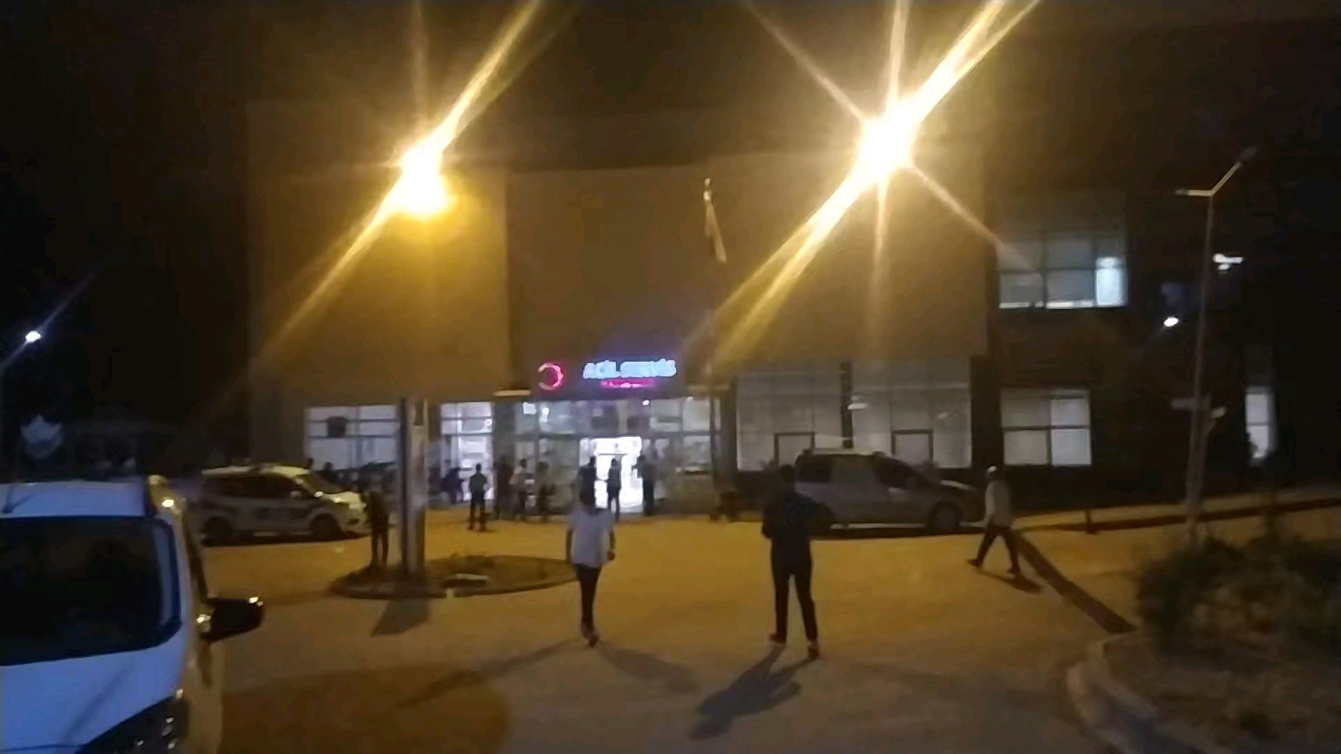 Öğrenciler öğle yemeğinden zehirlendi