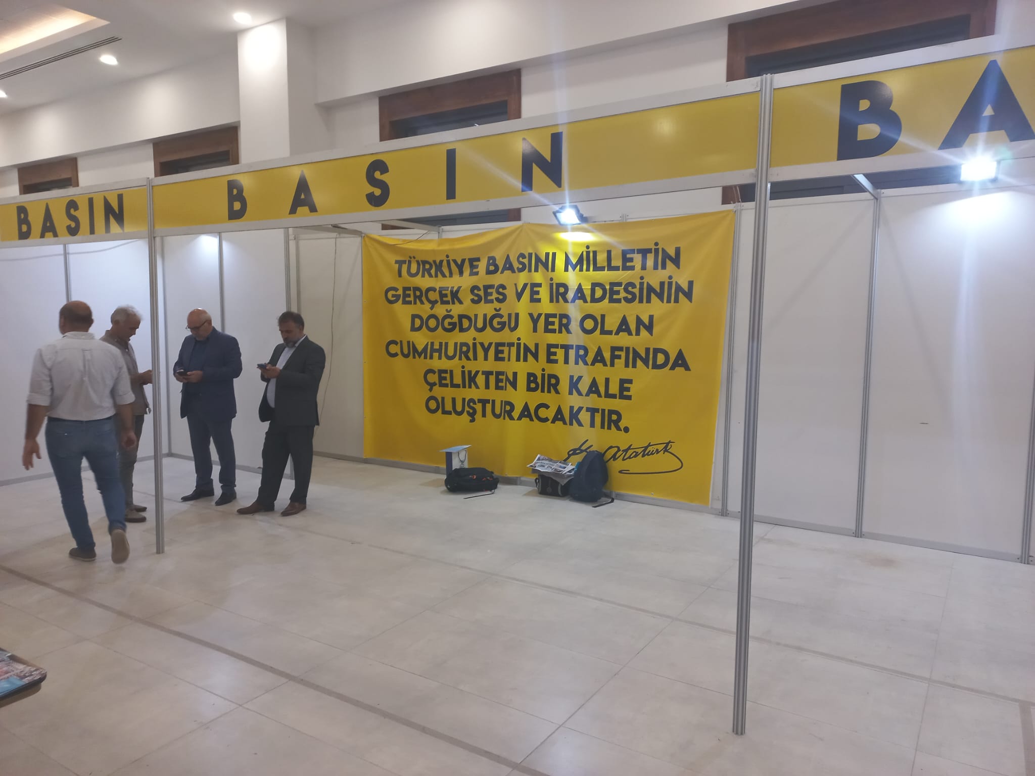 Basının başını öne eğdiler