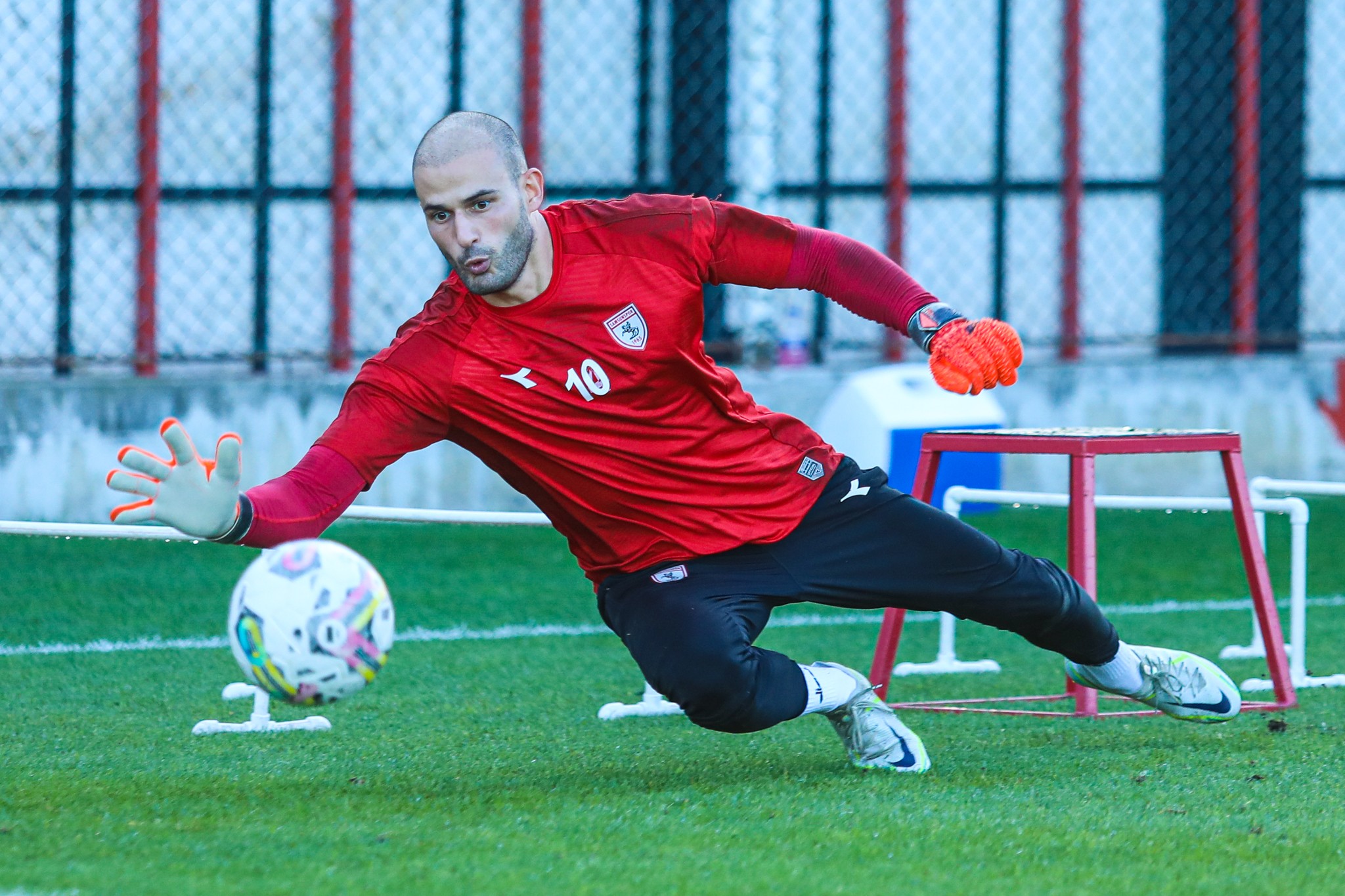 Samsunspor’da 10 futbolcu henüz forma giyemedi