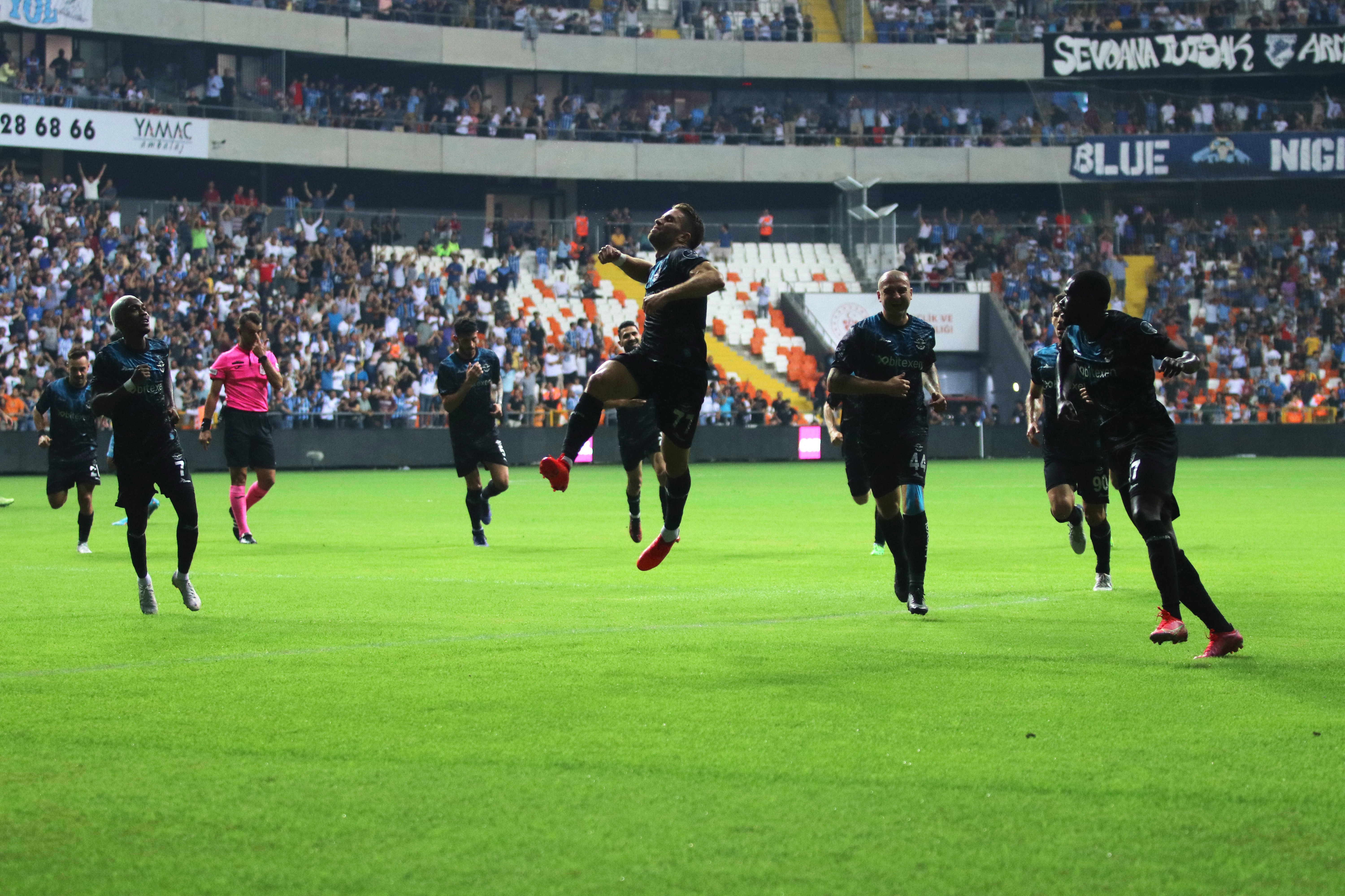 Süper Lig’de milli araya Adana Demirspor lider girdi
