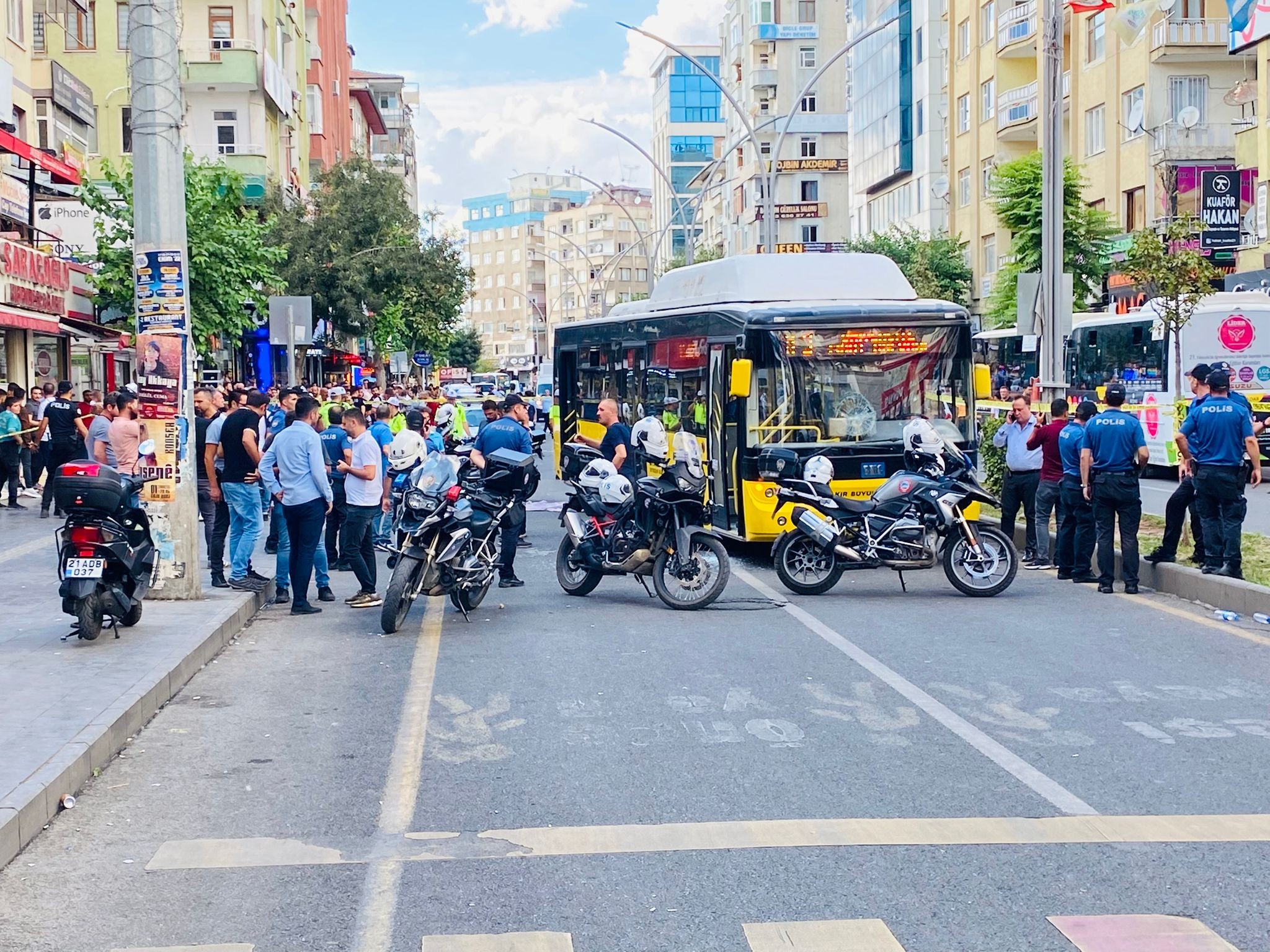 Otobüsün kapısına sıkışan kadın öldü