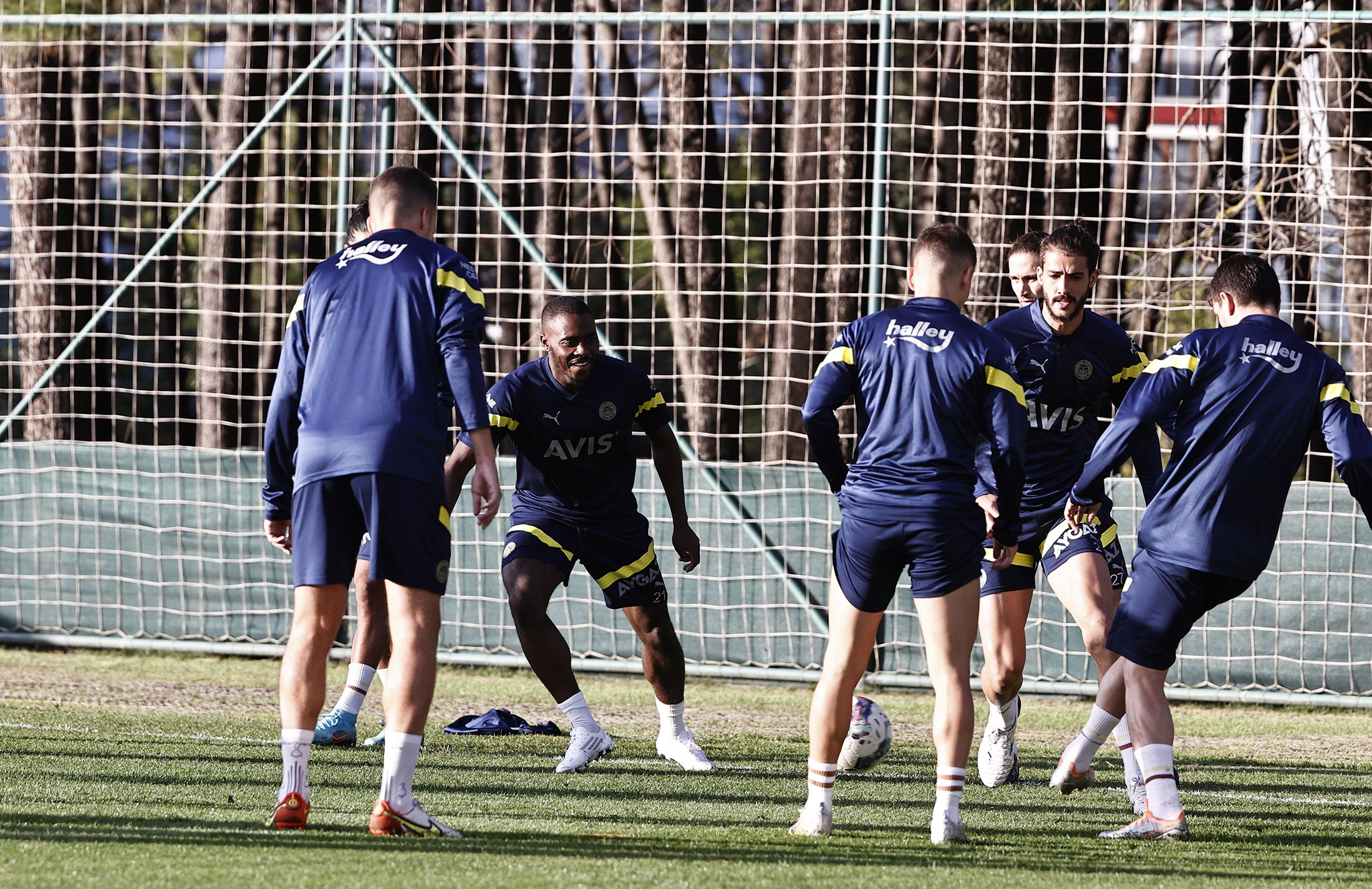 Fenerbahçe, Beşiktaş derbisi hazırlıklarına başladı