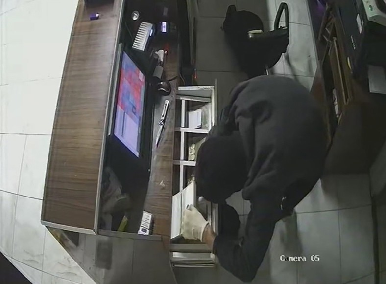 Hastane kantininde silahlı soygun