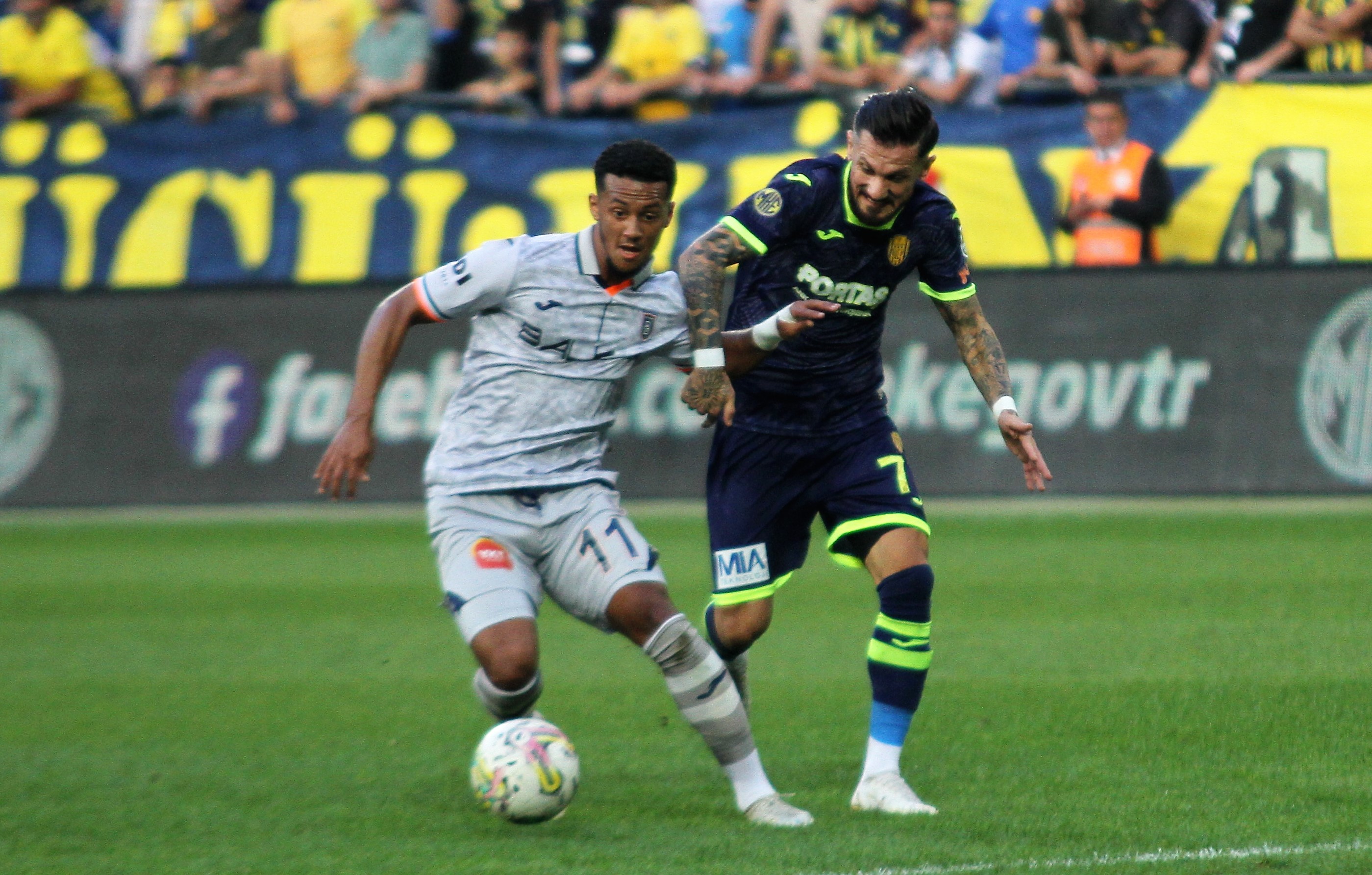 Spor Toto Süper Lig: MKE Ankaragücü: 0 - M. Başakşehir: 1 (İlk yarı)