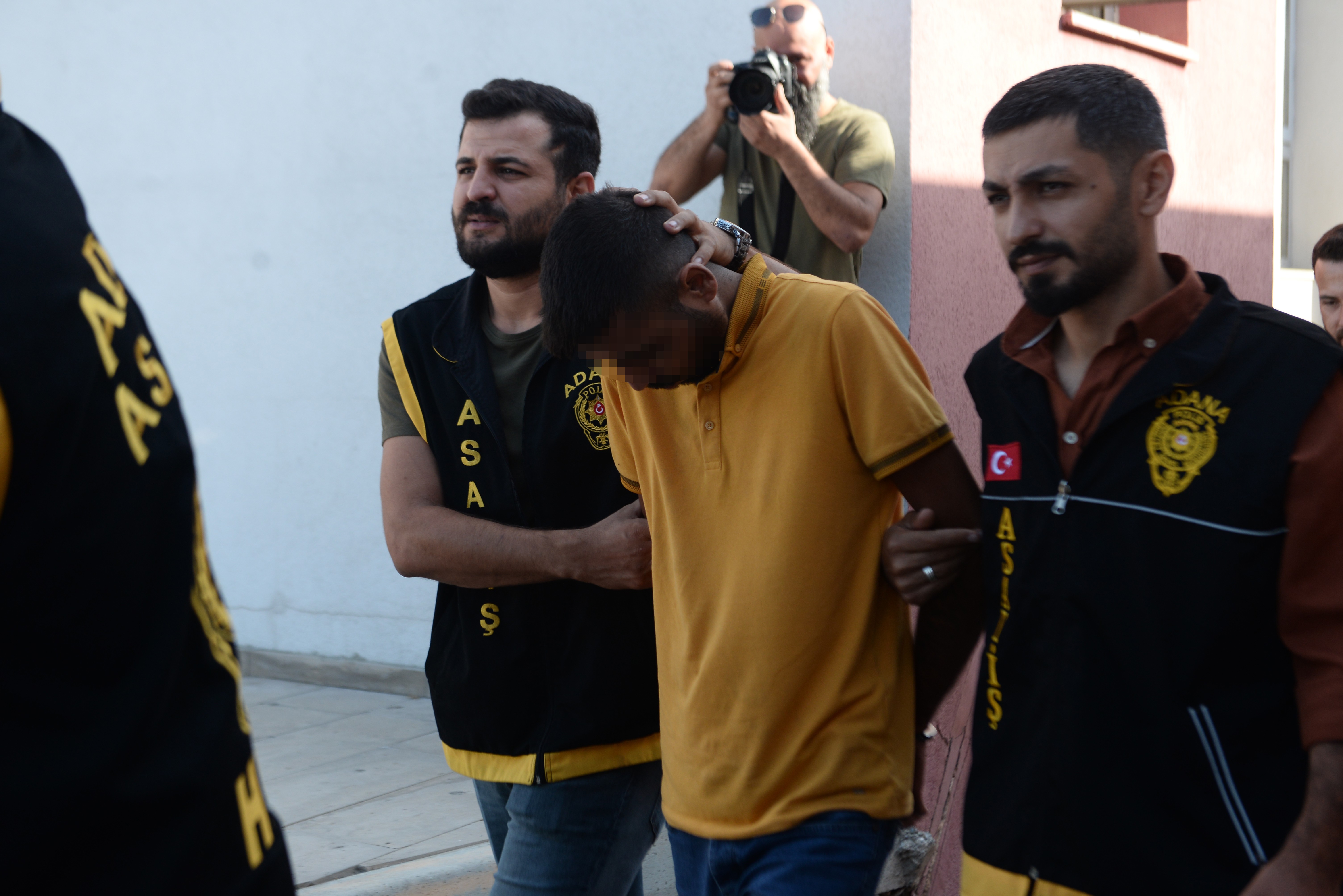 Evleri gözetliyorsun kavgası :3 tutuklu