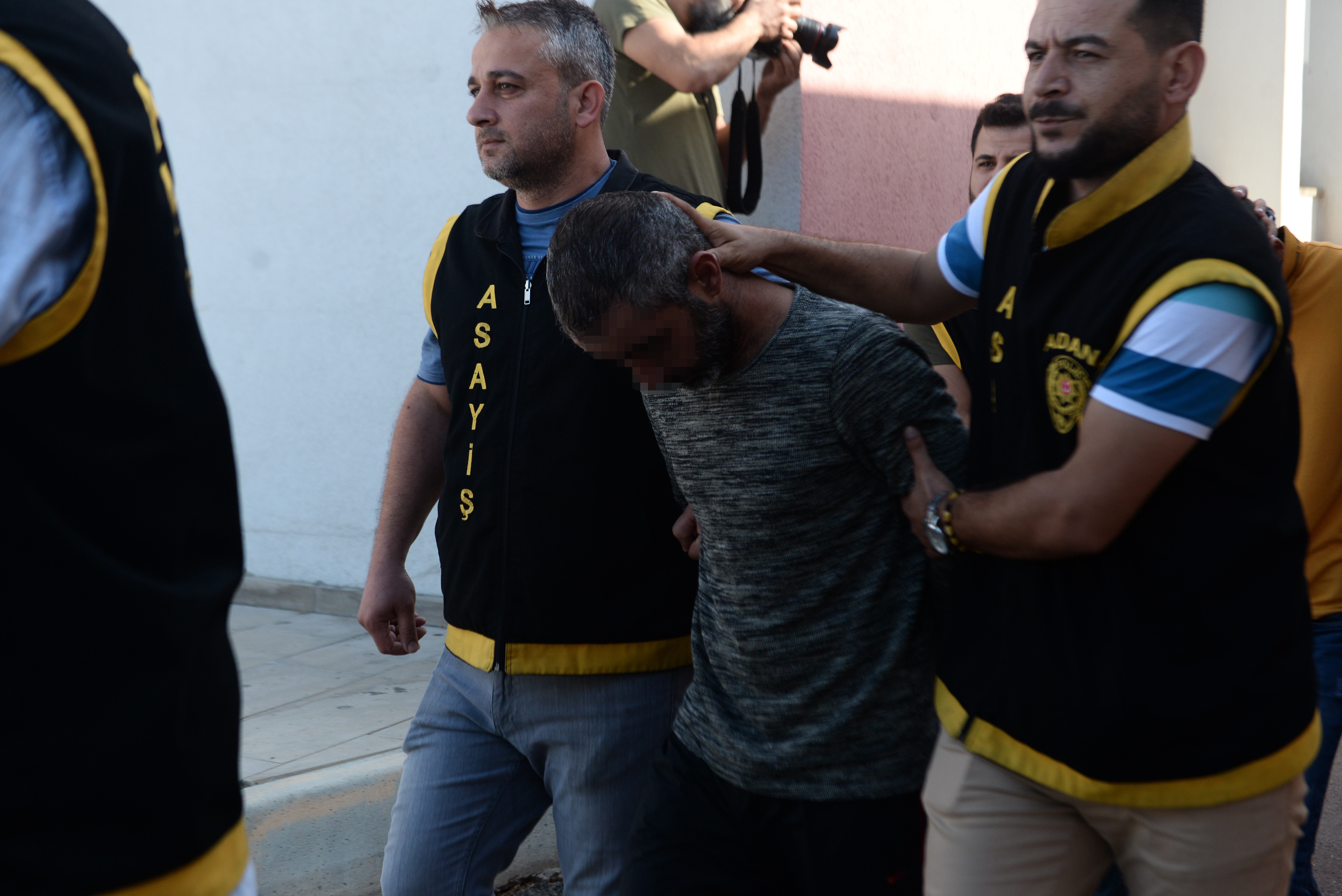 Evleri gözetliyorsun kavgası :3 tutuklu
