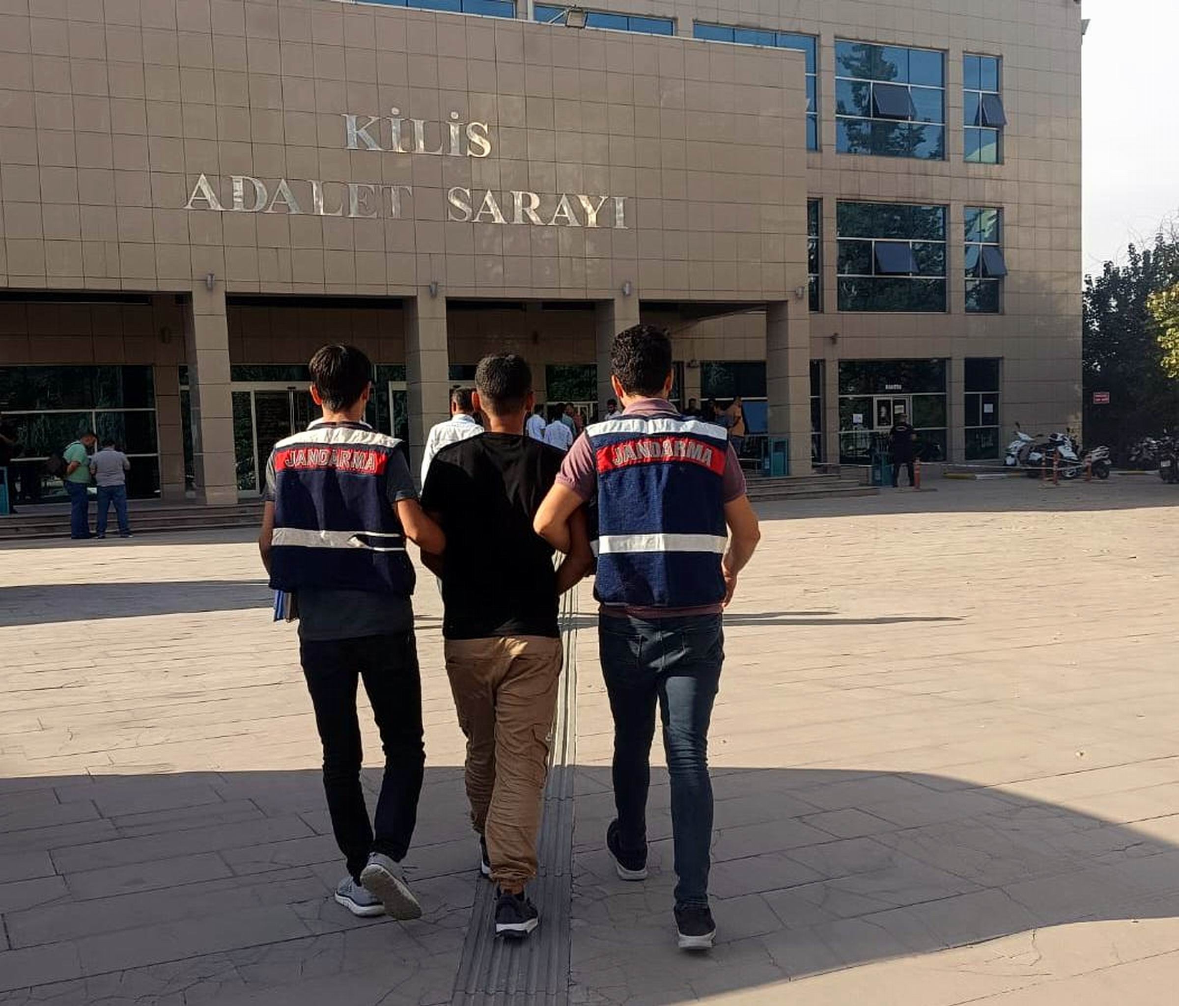 DEAŞ operasyonunda 2 kişi gözaltına alındı