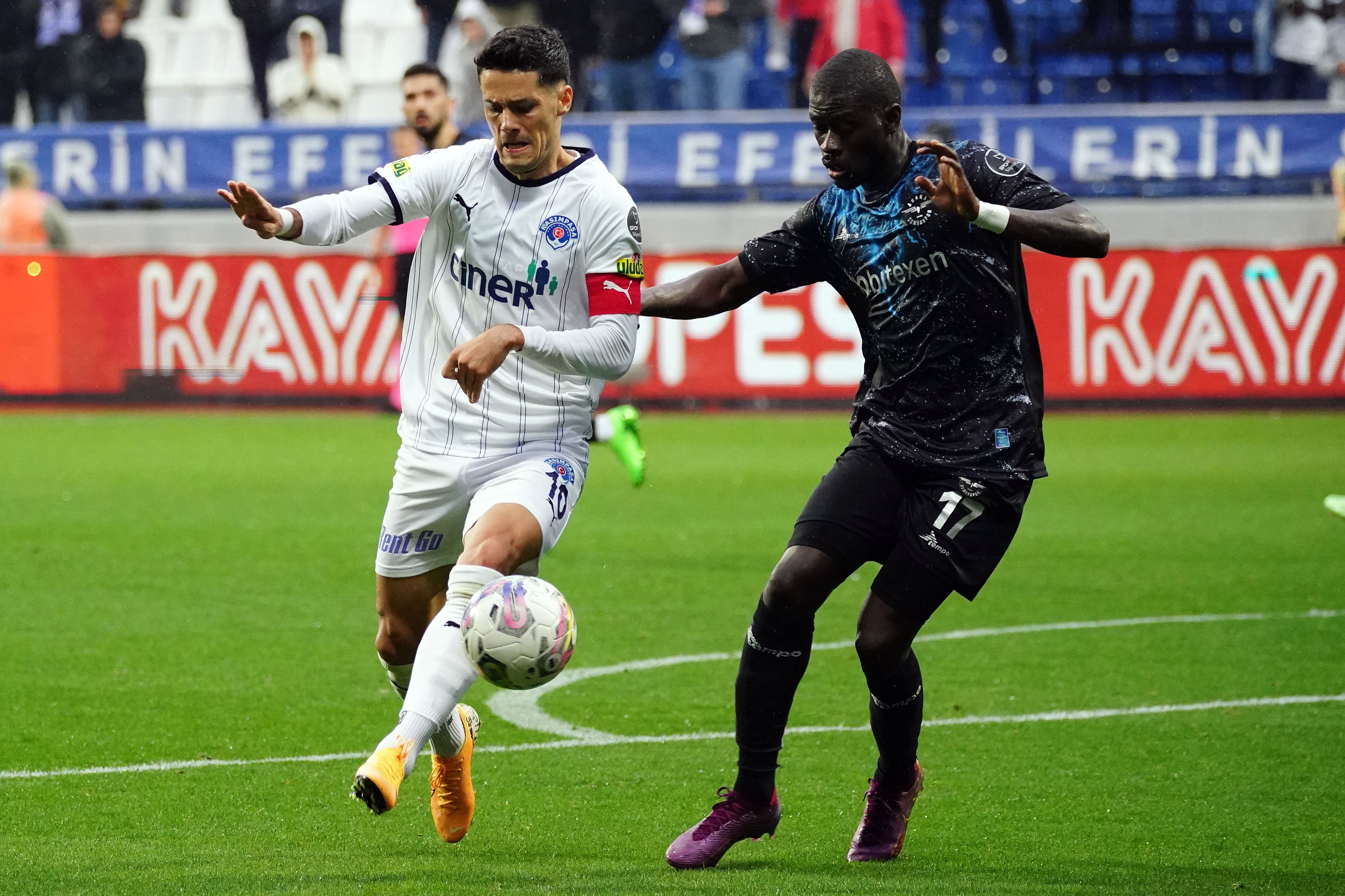 Spor Toto Süper Lig: Kasımpaşa: 0 - Adana Demirspor: 2 (İlk yarı)